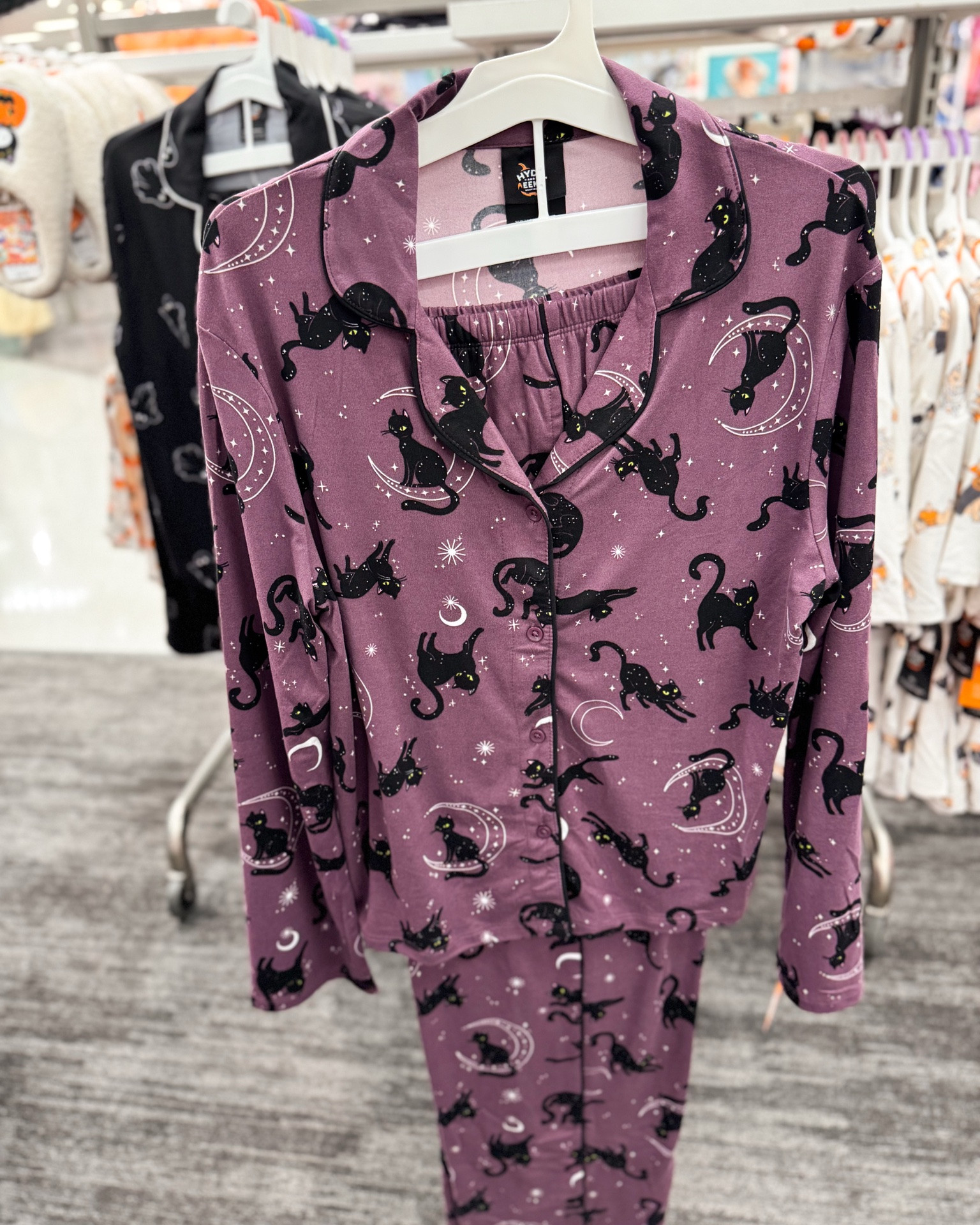 the cutest Halloween pjs!

target finds, target style, spooky season

#LTKHome #LTKSaleAlert