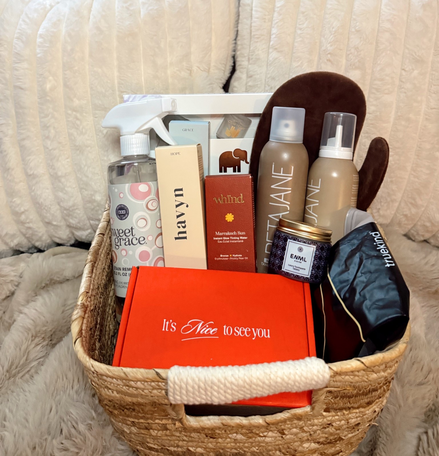 All of my PR goodies😍 thank you @Ana Luisa @Peta Jane Beauty @Anthropologie @WHIND @Truekind 

#LTKHome #LTKBeauty #LTKselfcare