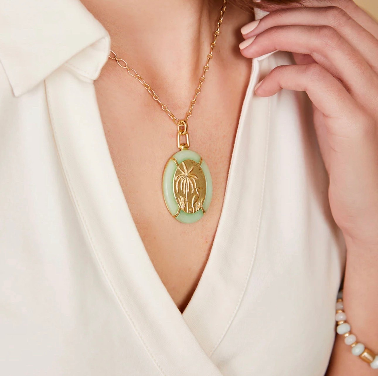 Low country necklace
Pendant necklace 
Charm necklace
Jewelry 
Unique find 
Unique necklace 
Oversized jewelry

#LTKMothersDay #LTKBeauty #LTKSeasonal