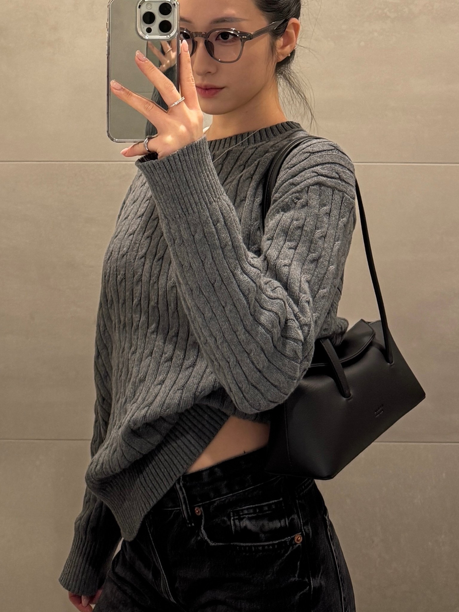 fall wardrobe essentials🤎

top: Ralph Lauren knit sweater
bag: Freja NYC

#LTKStyleTip