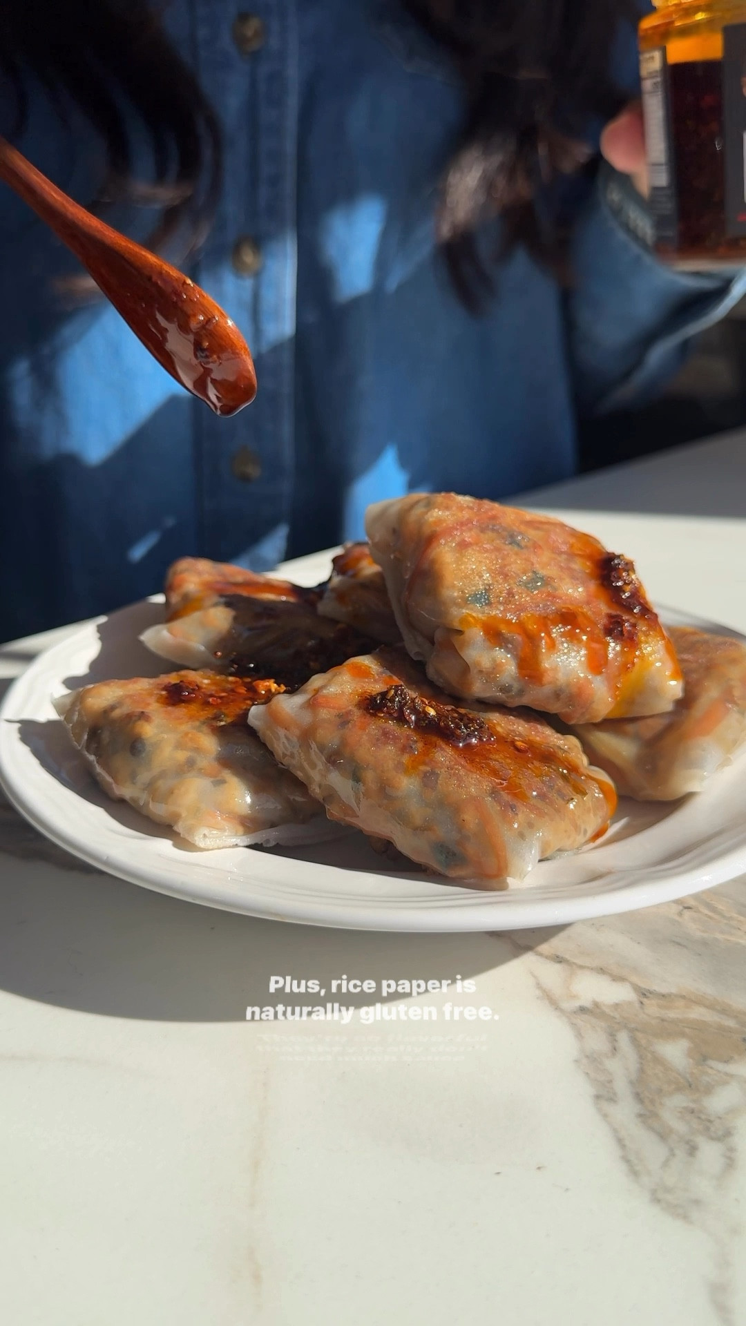 Some kitchen products I used (and my dress haha) or similar ones:
- My Caraway pan
- Portable burner
- Cutting board
- Knife
- Chili crisp (it’s really spicy fyi)