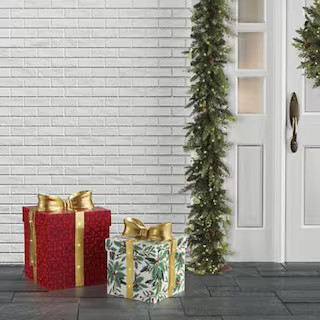 LED Mistletoe & Holly Gift Boxes | Frontgate