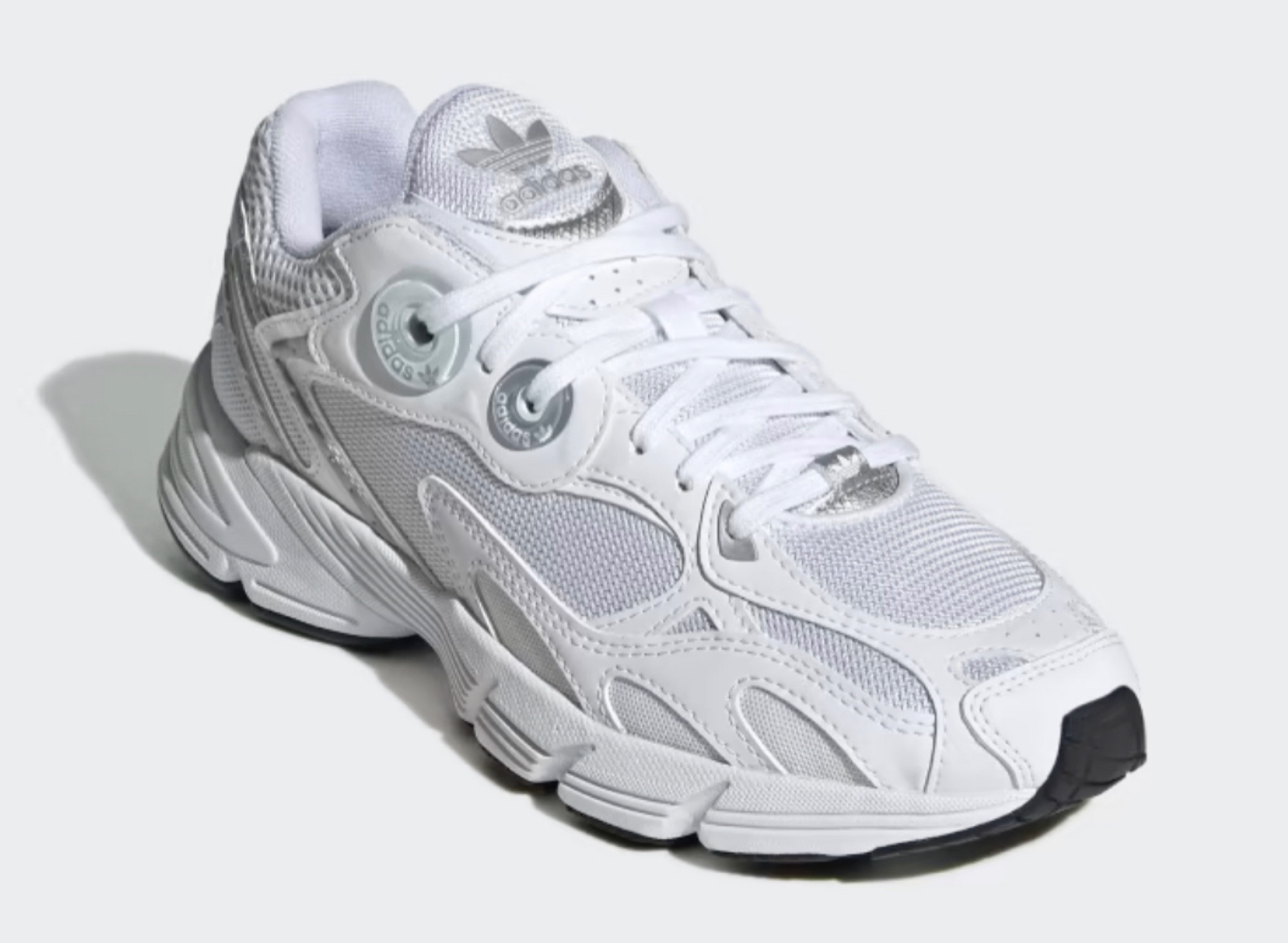 One of my fav sneakers is back in stock and on sale!!

#LTKfindsunder100 #LTKsalealert #LTKshoecrush