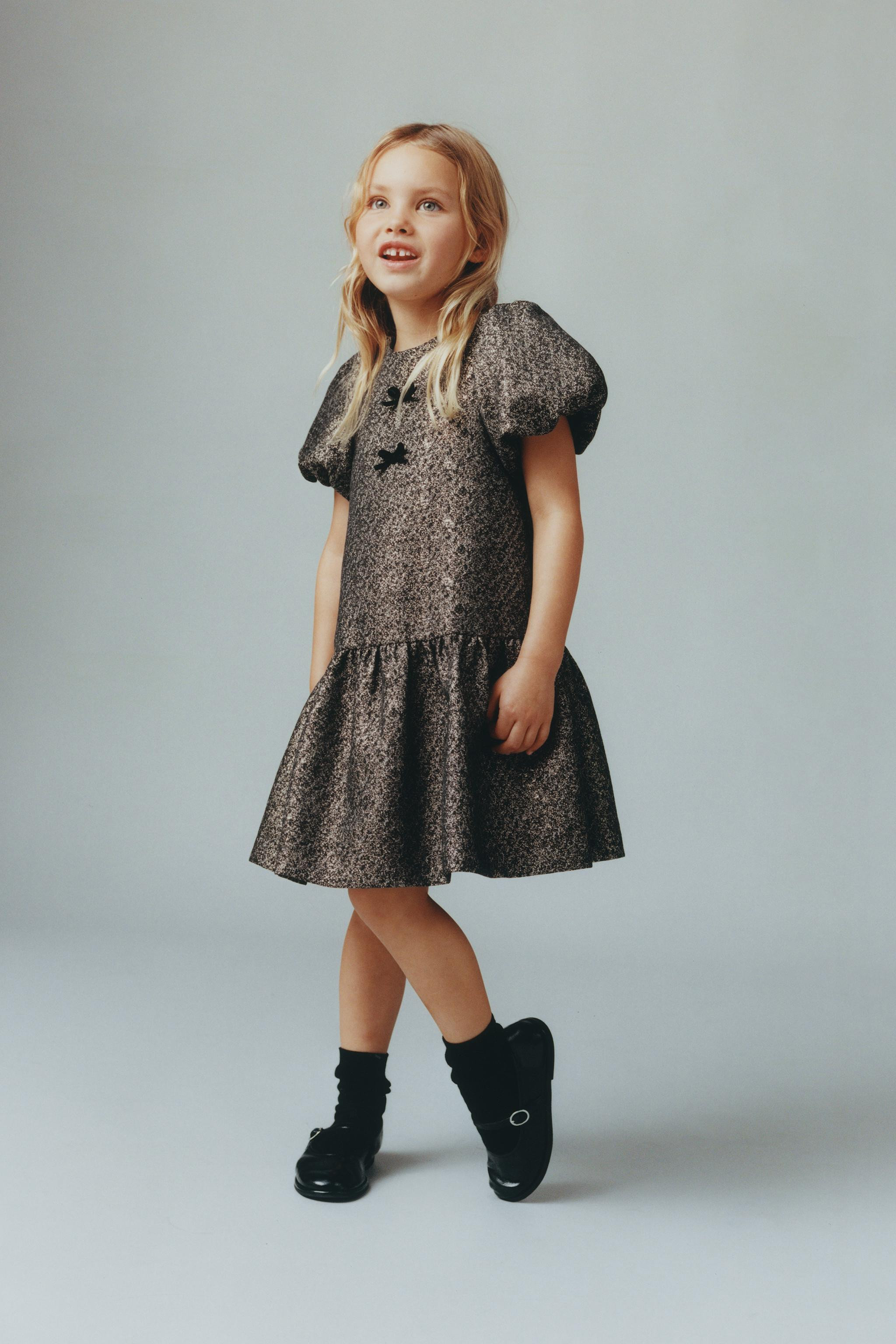 KLEID MIT GLITZERNDEN SAMTSCHLEIFEN | Zara DE