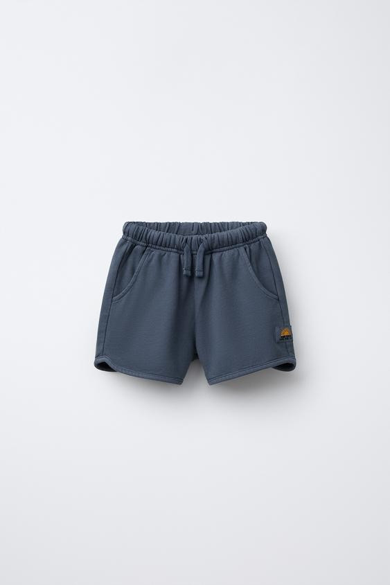 STRAIGHT GARMENT DYE LABEL PLUSH SHORTS | Zara US