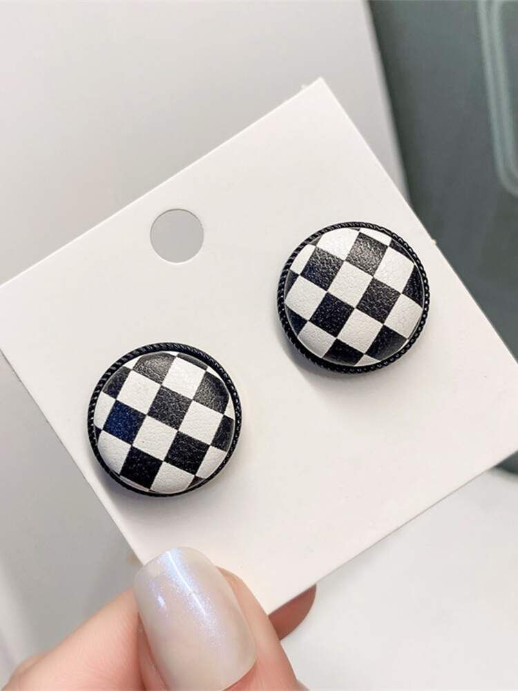 Checkered Pattern Round Stud Earrings | SHEIN