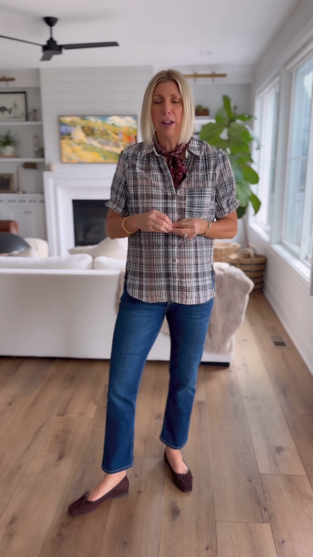 These are the anti-trend jeans that flatter every shape & always look elevated.

If I only have 1 pair of jeans in my wardrobe it would be these👏🏻 A year around staple.
- they go with all the shoes
-dress up for work, date night or down for everyday. 

* The key to the MOST flattering fit is to nail the length- they should hit right at the ankle bone.  Then you pick the rise that flatters your shape best👍🏻

#LTKootd #LTKSeasonal #LTKmomlife