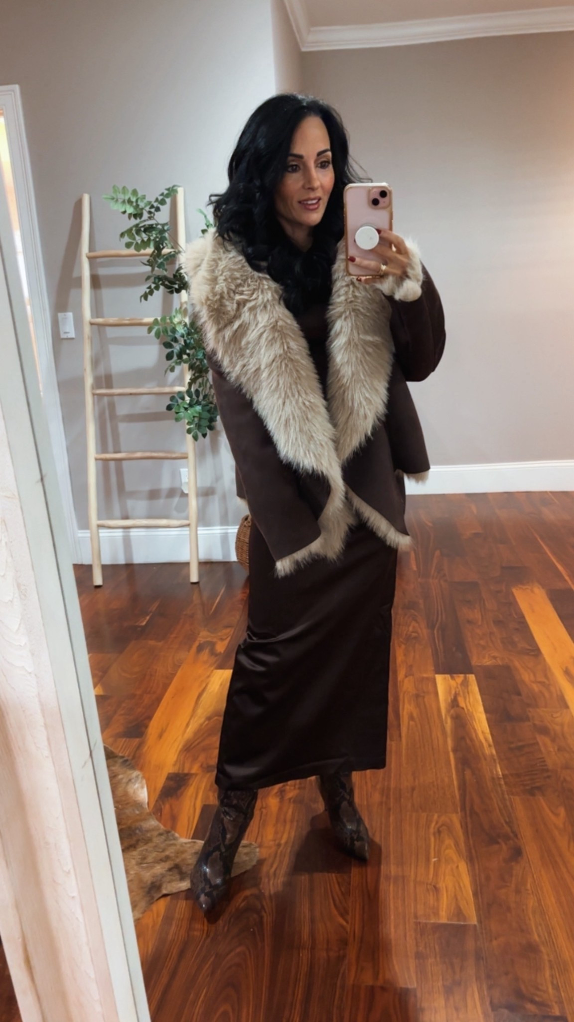 Faux fur warm coat and corset dress 


#LTKFindsUnder100 #LTKHoliday #LTKSaleAlert