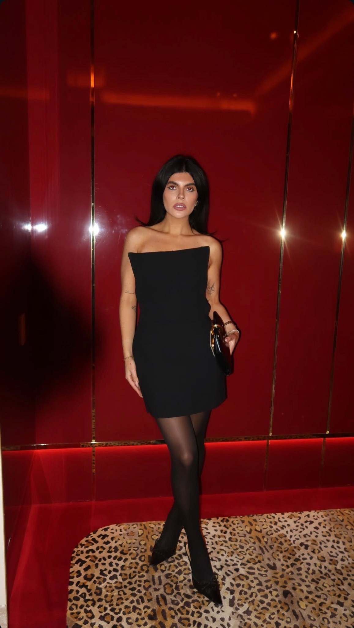 Little LBD never hurt anyone 🖤

Little black dress, strapless mini black dress, holiday party black dress inspo, square neck strapless black dress

#LTKgrwm #LTKHoliday #LTKootd