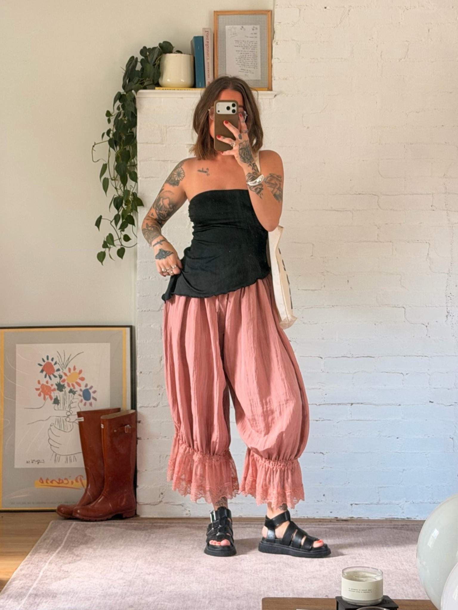 wearing a small in both top and bottoms ◡̈ unfortunately they’re sold out of this color right now (they’re available on nuuly though) — shoes are thrifted New Boundaries — dr marten has similar so linking those! or you can check depop!!

green shirt is also linked! wearing a small in that as well!

#LTKootd #LTKgrwm #LTKmomlife