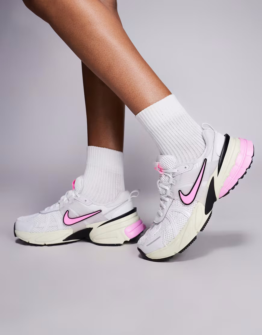 Nike V2K Run sneakers in white and pink | ASOS (Global)