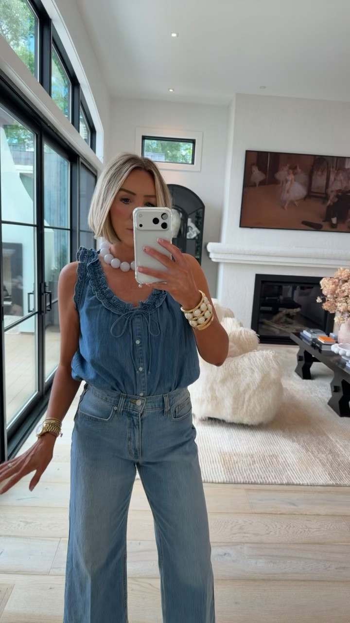 Who doesn’t love a Canadian tuxedo in the summer!? 💙

#LTKgrwm #LTKootd