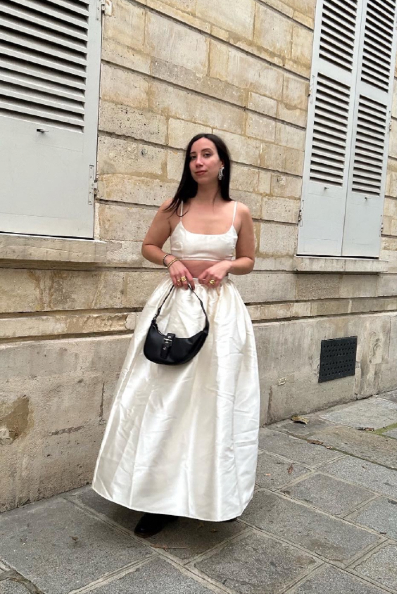 TENUE DE FÊTES 
Parce qu’elle est originale et qu’elle a de faux airs de ce que pourrait porter Carrie Bradshaw si elle était parisienne, j’ai craqué pour cette robe Nasty Gal que j’ai accordé à un sac Boohoo noir esprit rock. Le tout avec des bottes noires et une veste courte.

Pour les tailles : j’ai pris la jupe en M/38 et S pour la brassière. (Je mesure 1m70). 

#christmasgift #jacket #mules #saccuir #partydress #falloutfit #christmasdress #partydress #christmasstyle #tenuedesoiree #nastygal #boohoo #jonak 

#LTKeurope #LTKunder50 #LTKSeasonal