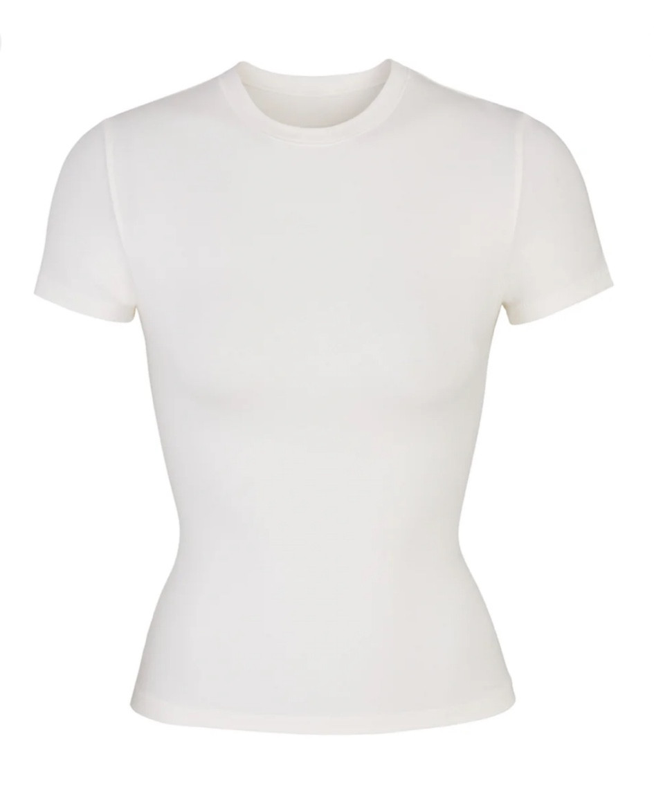 My favorite skims tee! I have it in 3 colors and they are so classic and go with everything! 

#LTKStyleTip #LTKWorkwear #LTKFindsUnder100