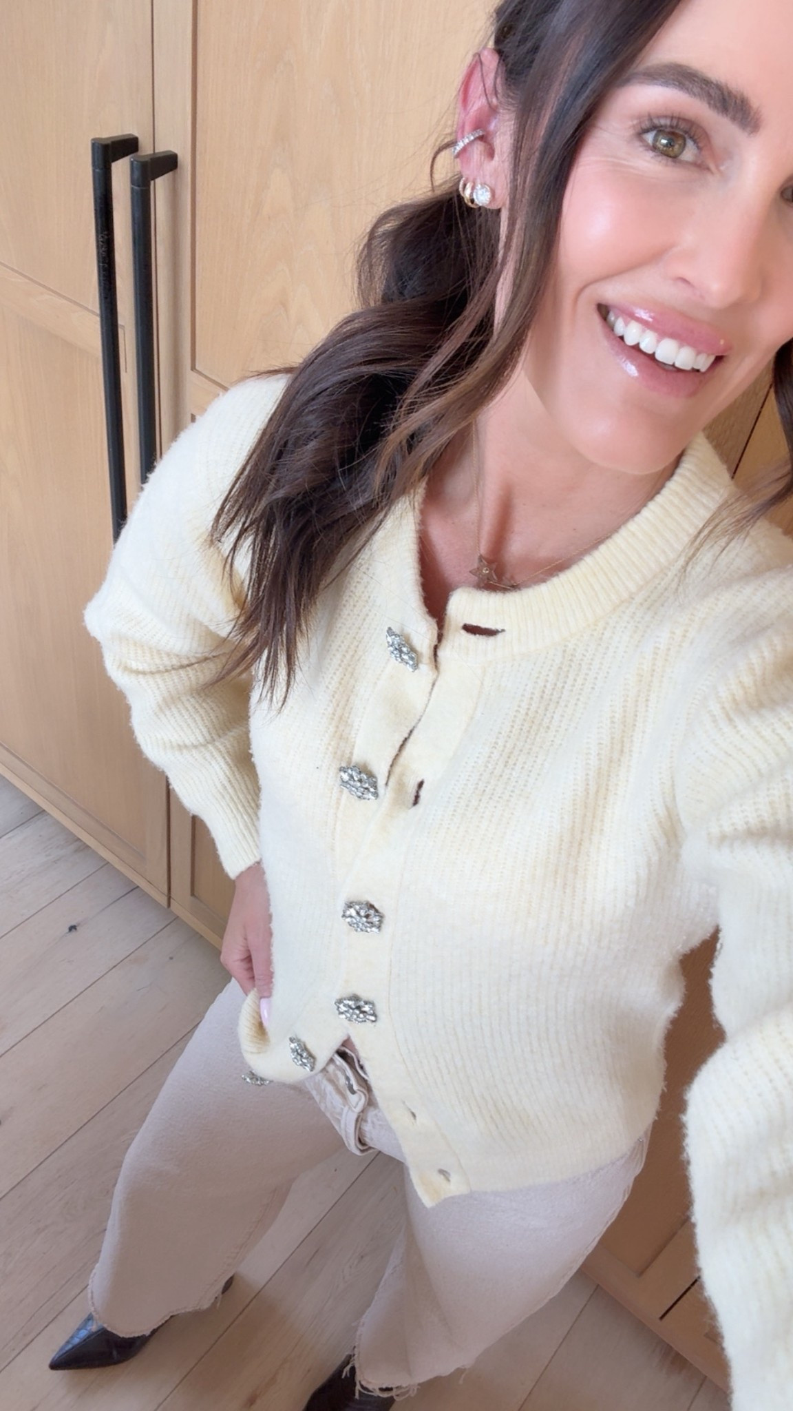 Loving my new tan jeans! Perfect for spring and summer 👏🏻 wearing a 26 / tts 

Outfit
Yellow 

#LTKootd