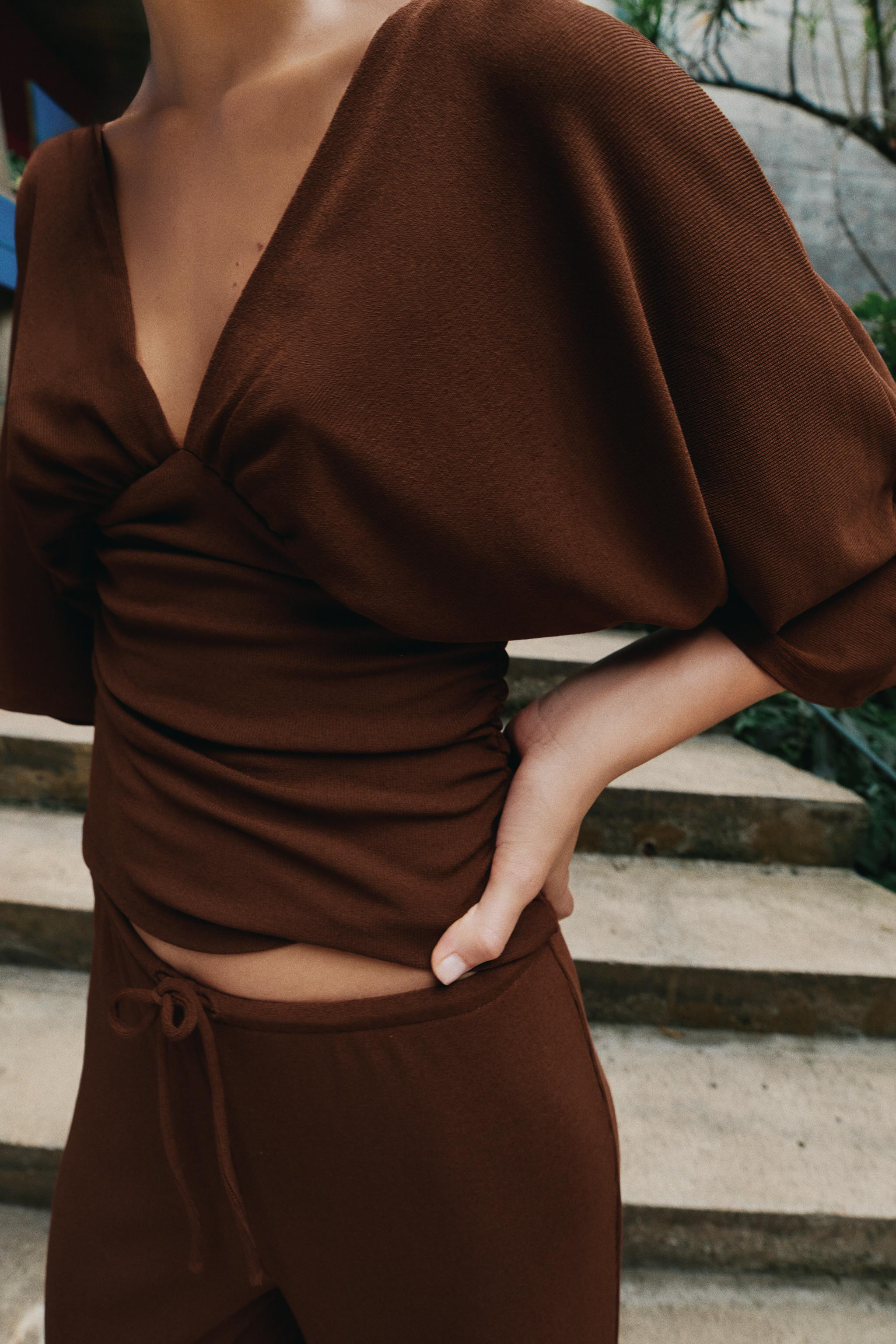 TEXTURED V-NECK TOP | Zara UK