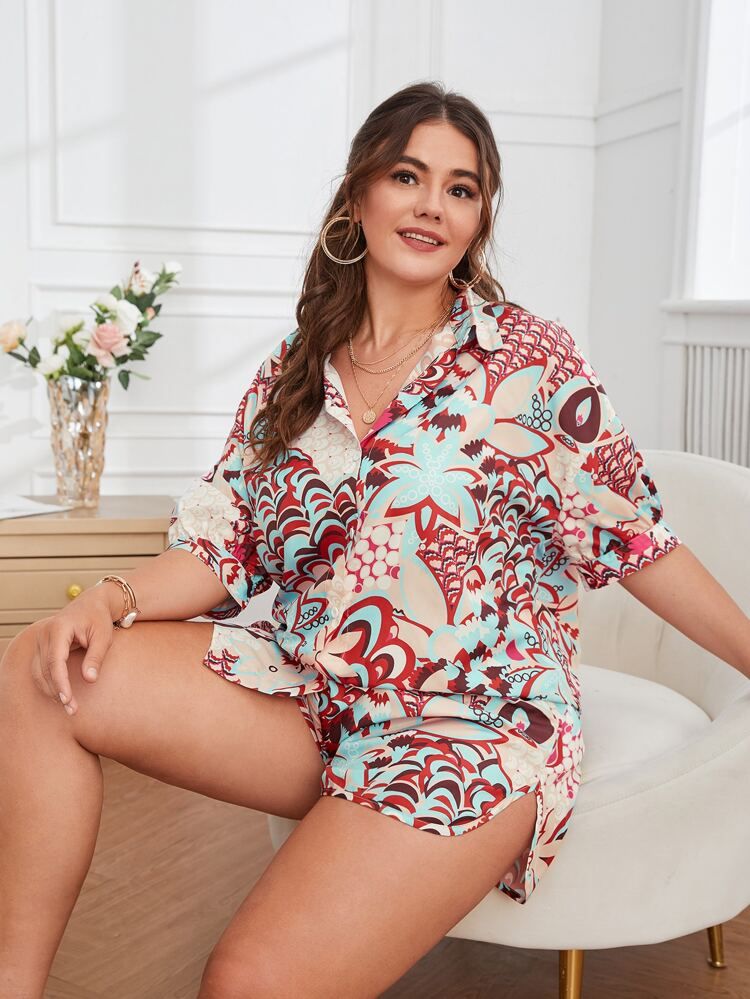 Plus Geo Print Drop Shoulder Blouse & Shorts | SHEIN