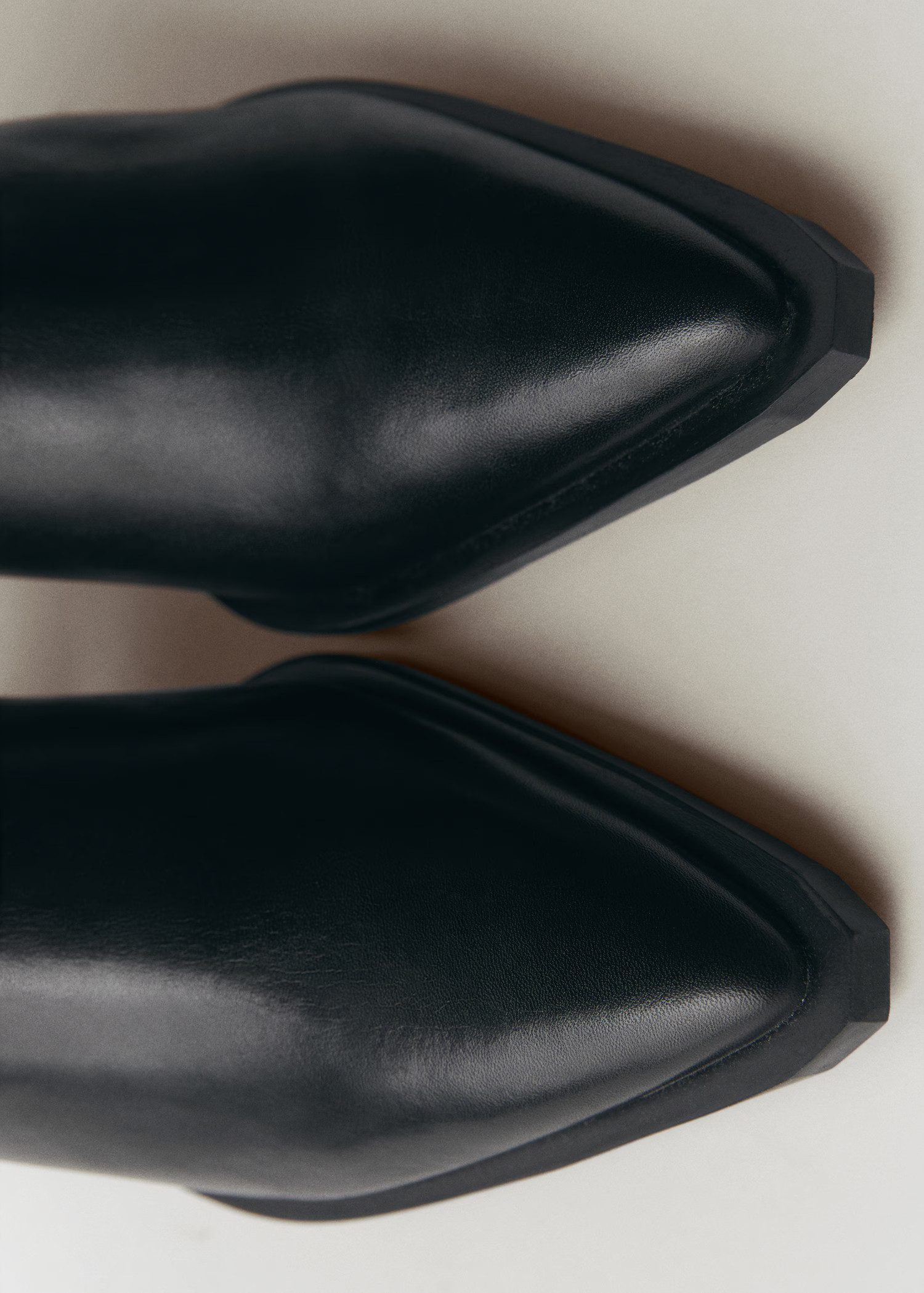 Leather pointed ankle boots | Mango (US/MX/AU)