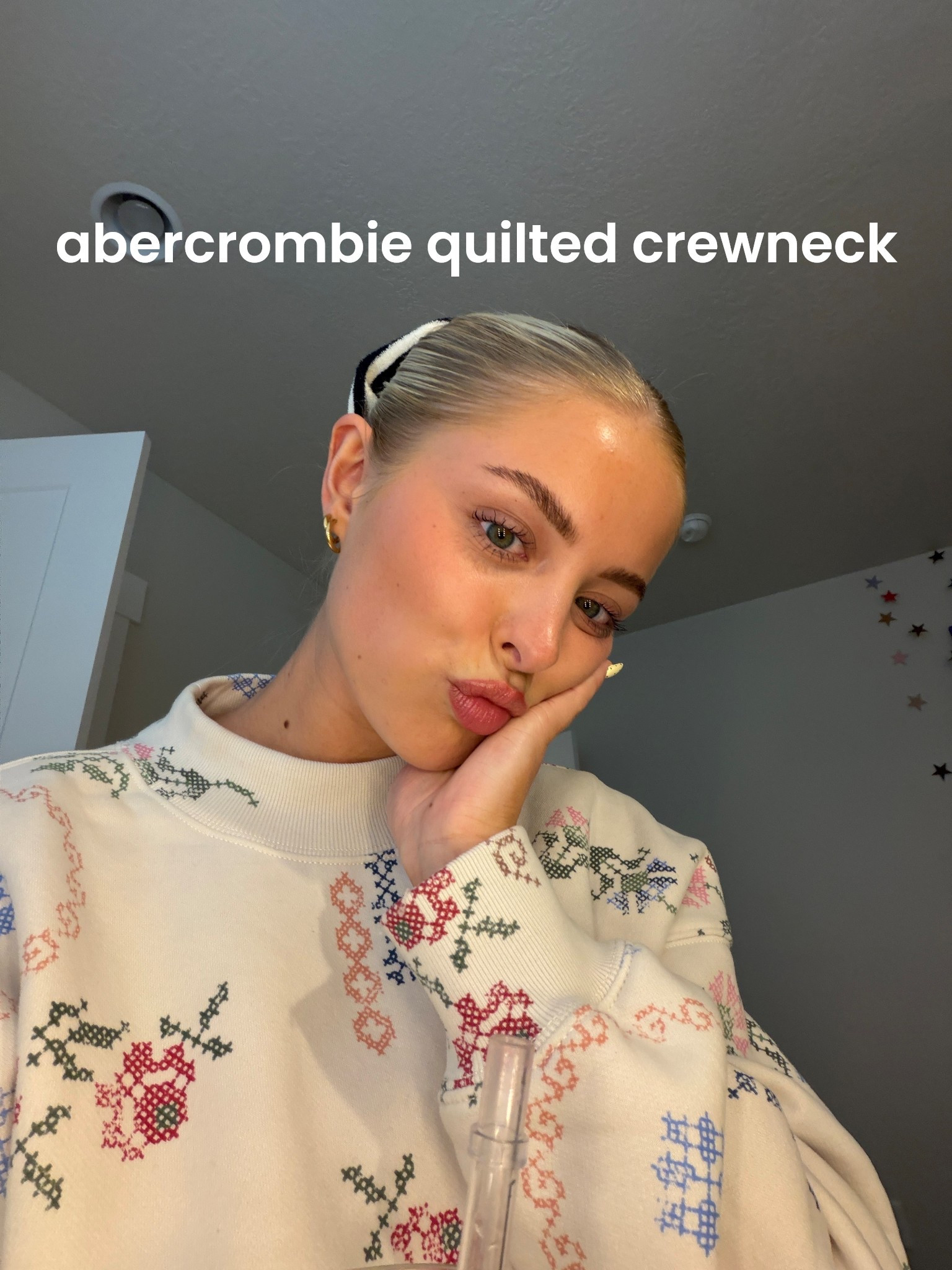 cutest patched crewneck! wearing a small in the top & medium in the bottoms! @abercrombie 