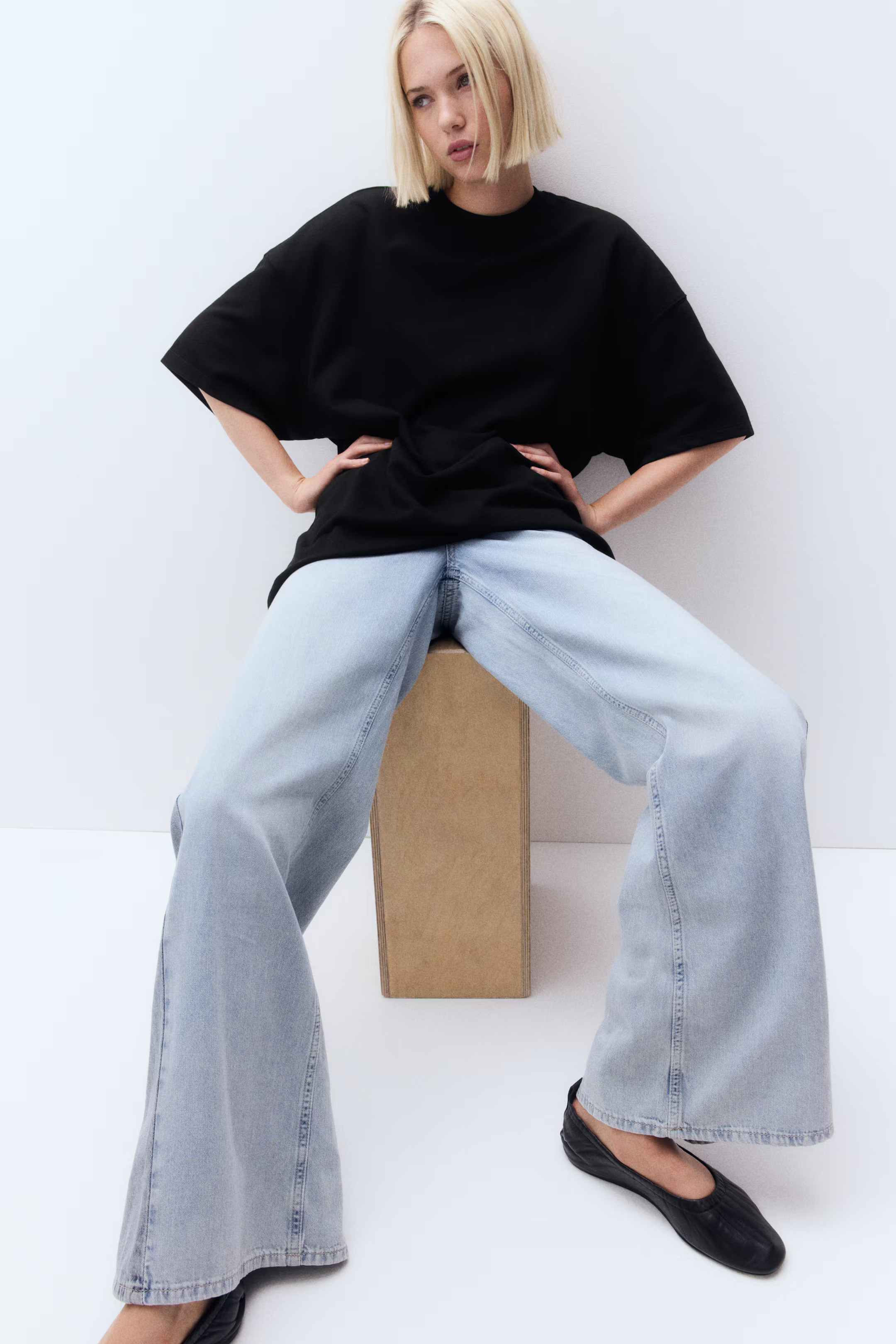 Oversized Short-Sleeved Sweatshirt - Black - Ladies | H&M US | H&M (US + CA)