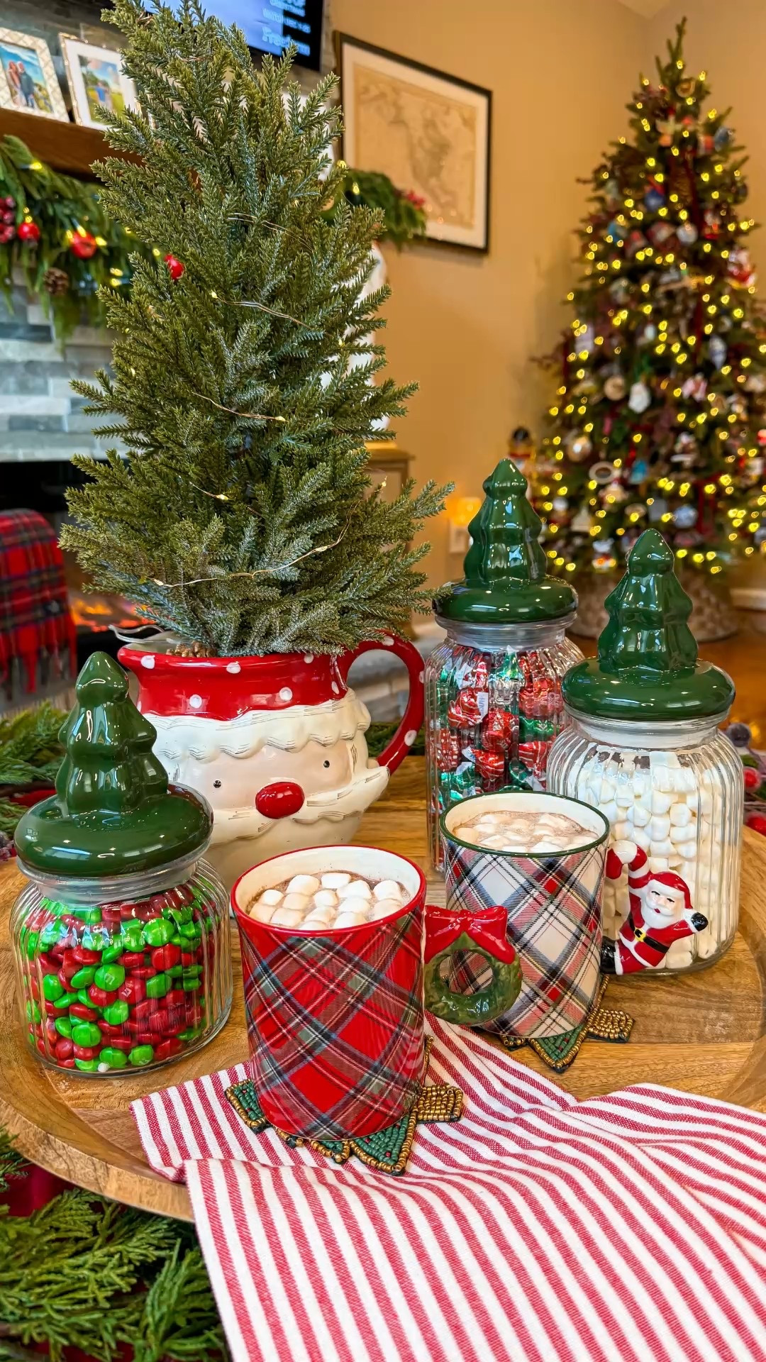 Christmas hot cocoa cozy tray decor 🎄🎅🏼 

#LTKHome #LTKSeasonal #LTKHoliday