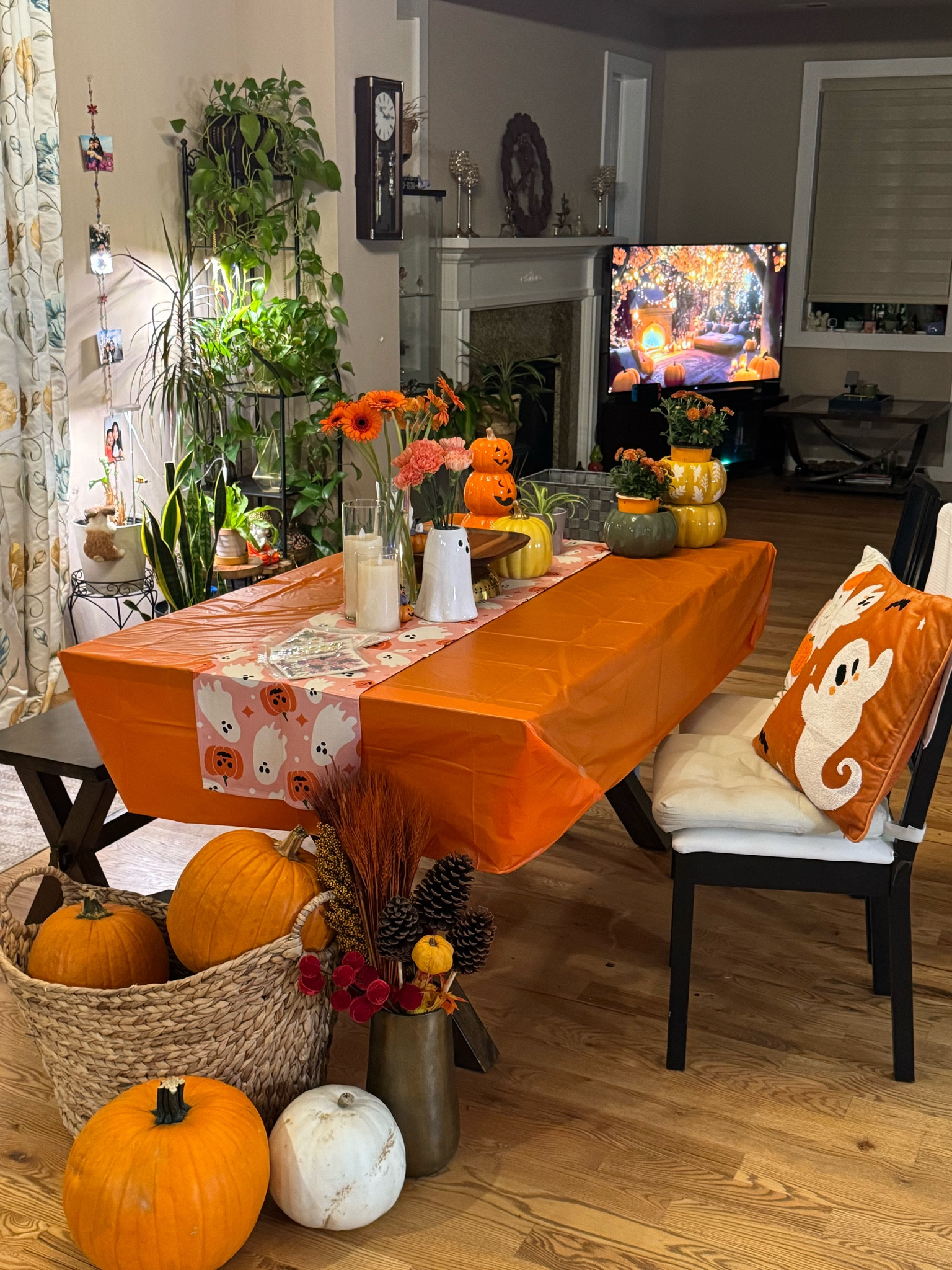 Here’s your sign to host a 🎃 Paint and Sip 🥂✨🍁🍂

#LTKHalloween #LTKHoliday #LTKSeasonal