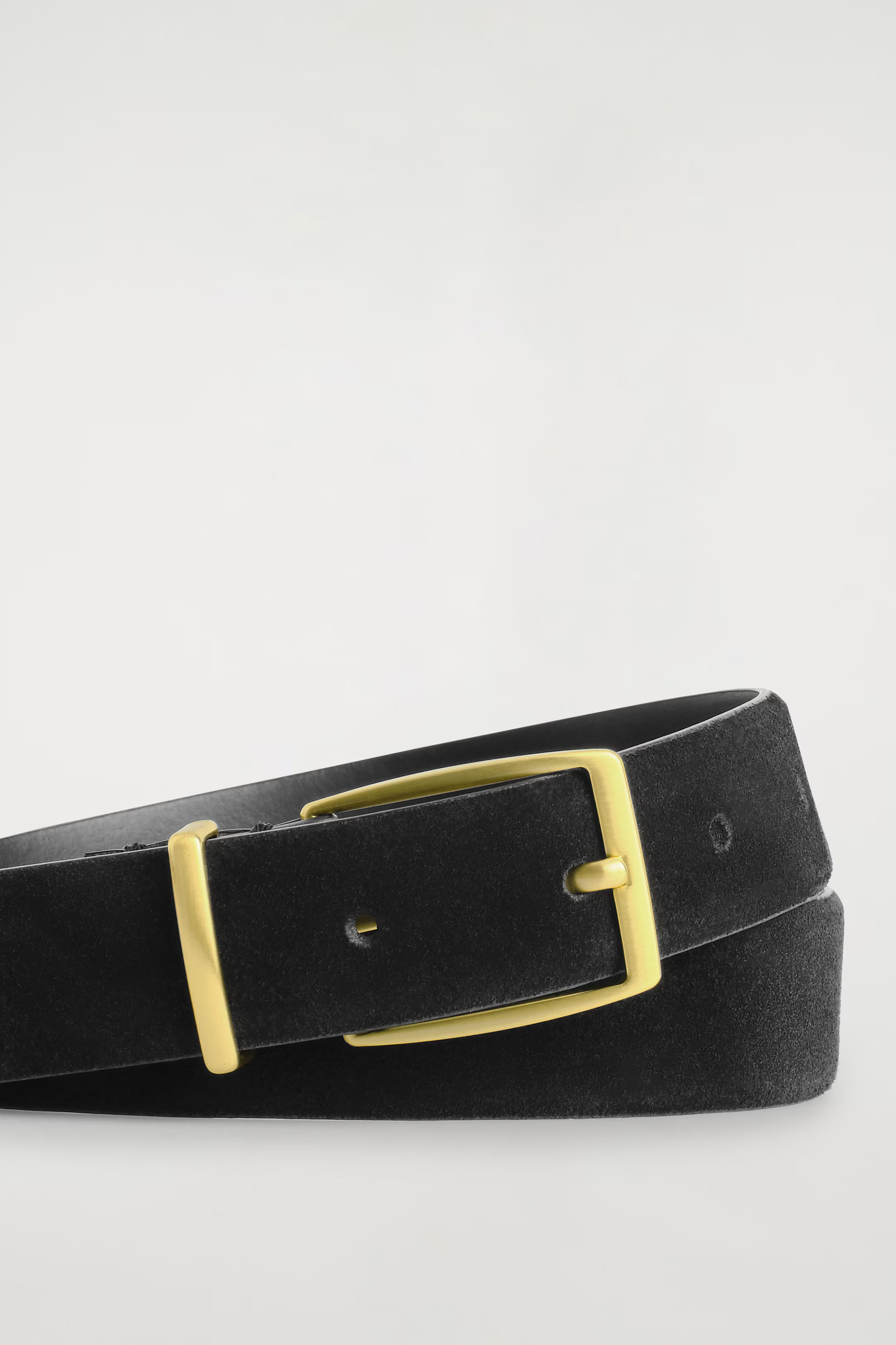 CLASSIC SUEDE BELT - BLACK | COS | COS (EU)