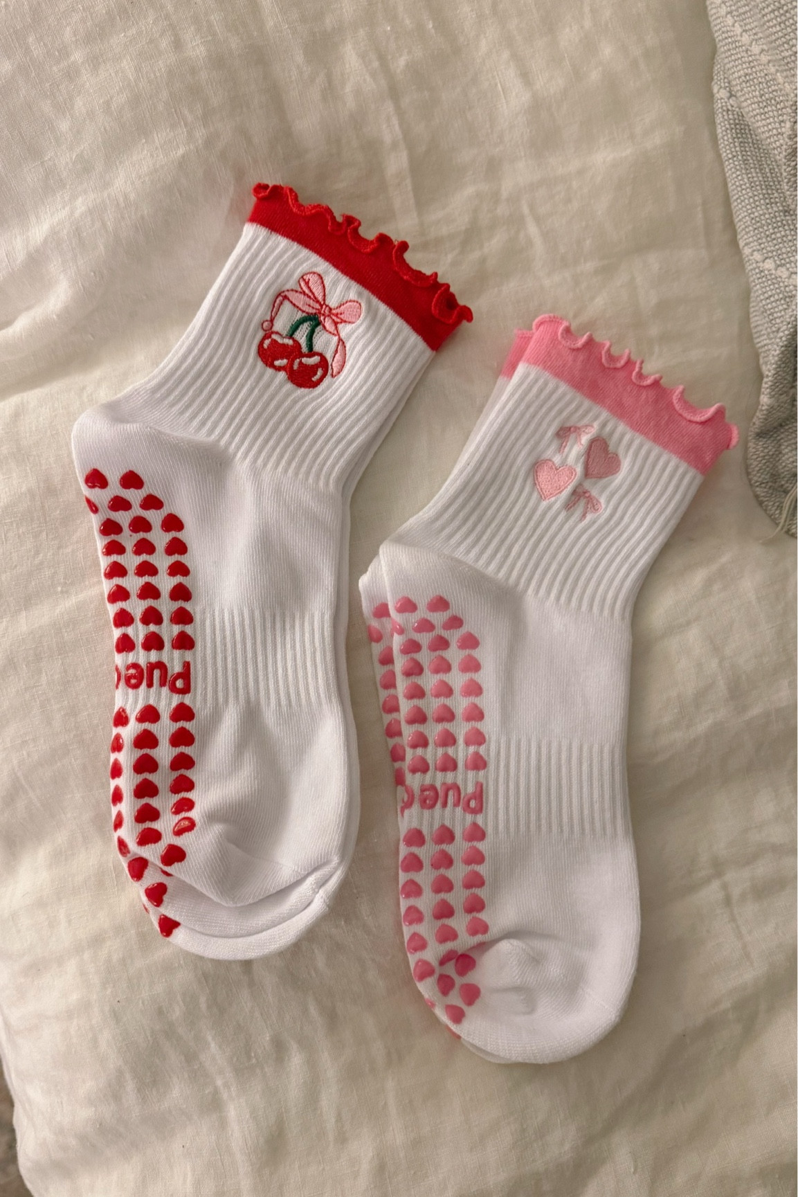 Adorable Pilates grip socks under $10!

Amazon Pilates finds, Amazon Pilates socks, Amazon grip socks, aesthetic grip socks, cute grip socks, affordable grip socks, ruffle socks, ruffle grip socks, ruffle Pilates socks, cute Pilates socks, cherries grip socks, bow grip socks, pink Pilates socks, red Pilates socks, Amazon gift ideas, Amazon gift inspo

#LTKActive #LTKFitness #LTKSeasonal