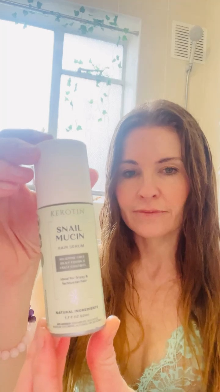 This is the FIRST OF IT’S KIND in the hair care industry !!! This snail mucin serum literally keeps your hair frizz free all day and silky smooth !!!!! Can’t be without it ! 

Discount -LUCYCHAPMAN753
#hair #beauty  #hairproducts #serum #styling 

