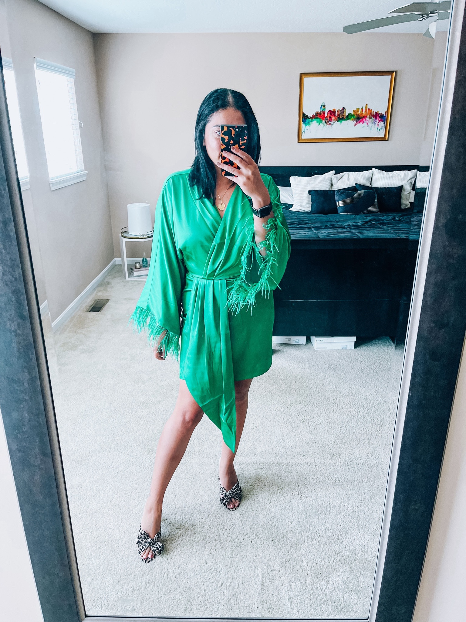 Holiday dress
Feather dresses
Wearing size XS
WAYF dress


#LTKHoliday #LTKCyberWeek #LTKfindsunder100