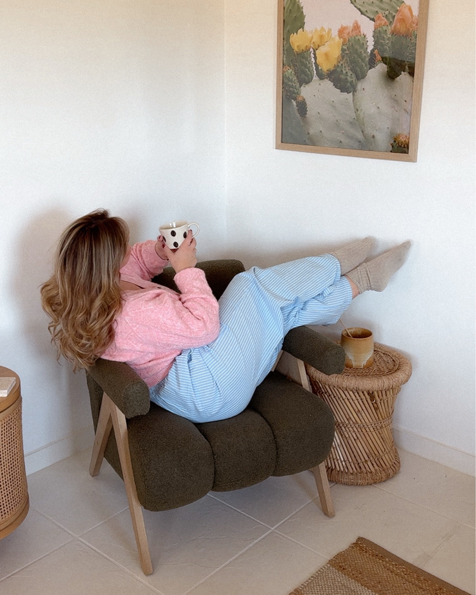 Cozy sweaters 🤝 blue striped pants ☕️ 

#LTKHome #LTKSeasonal #LTKStyleTip