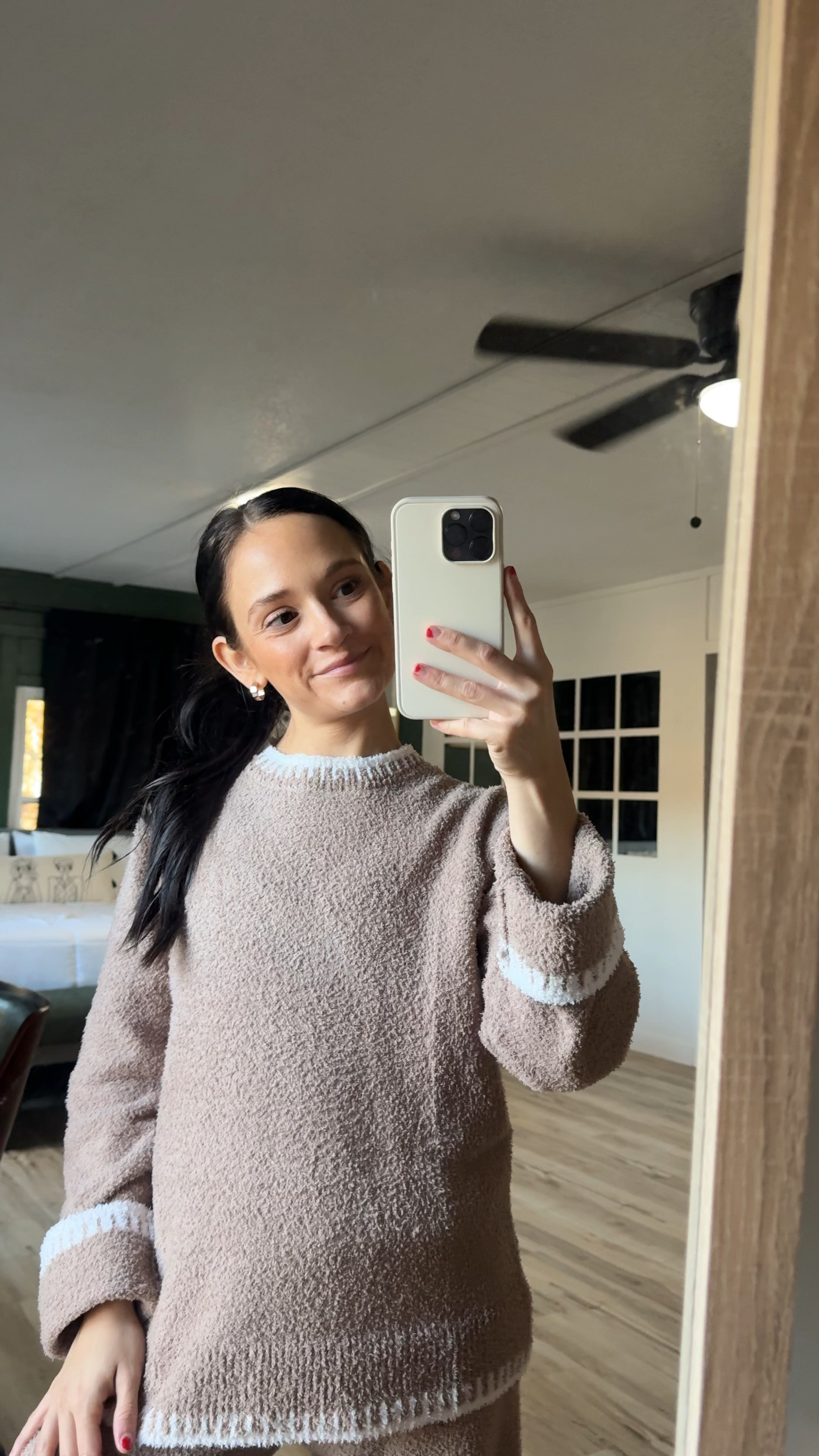 “Cozy season essentials! 🍂 Snuggle up in this ultra-soft matching set — perfect for lazy days, movie marathons, and everything in between. Shop this must-have look on LTK! #CozyVibes #MatchingSet #FallFashion #Loungewear

#LTKFindsUnder50 #LTKCyberWeek #LTKStyleTip