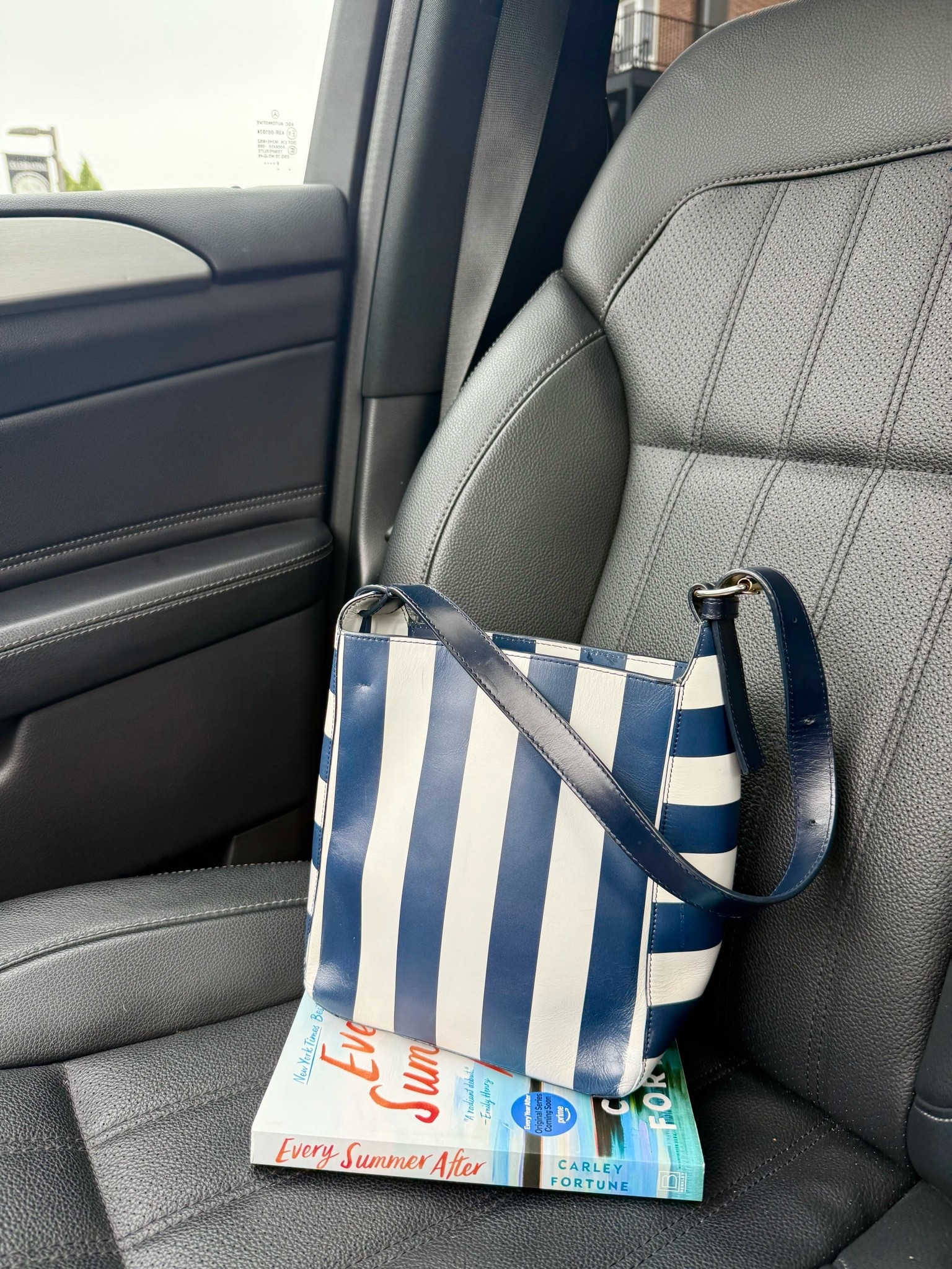 What’s in my bag!!


Rent the runway
APC
Book
Summer read
Every summer after
Striped bag
Fun bag
Fun purse
Statement bag
Statement purse
Haul

#LTKdayinmylife