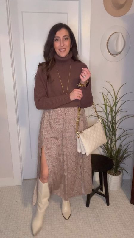 Dinner date look! Layered one of my favorite sweaters with a maxi dress, usually limited to summer, allowing for more wardrobe options. And pro tip, you can crop any top with my belt hack!

Shop look in my @LTK or DM for links.

#belthack #maxidress #croppedsweater #buildyourwardrobe ⁣
#affordablestyle #amazon #amazondeals #amazonfashion #amazonfashioncart #amazonfinds #amazoninfluencer #amazonproduct #amazonreviewer #amazonstyle #fashionstyle #founditonamazon #founditonamazonfashion #liketoknowit #ltksalealert #ltkunder100 #momlife #onlineshopping #ootdfashion #ootdinspiration #outfitinspo #outfitoftheday #styleblogger #styleinspo 