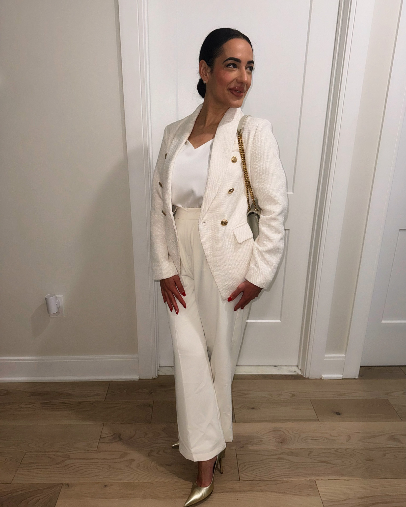 Work dinner outfit✨ 

What’s amazing about this 3-piece fit I put together is each piece comes in over 10 colors & can be mixed + matched, no matter the season or occasion! 

Wearing a size S in everything:
• Blazer in White
• Silk Top in White
• Wide-Leg Pants in Cream 

IMO, entire outfit fit runs a little large. I personally could’ve gotten away with XS, especially in the pants ~ something to keep in mind if you’re petite like me🥰🙏🏼 

#LTKFindsUnder100 #LTKWorkwear #LTKStyleTip