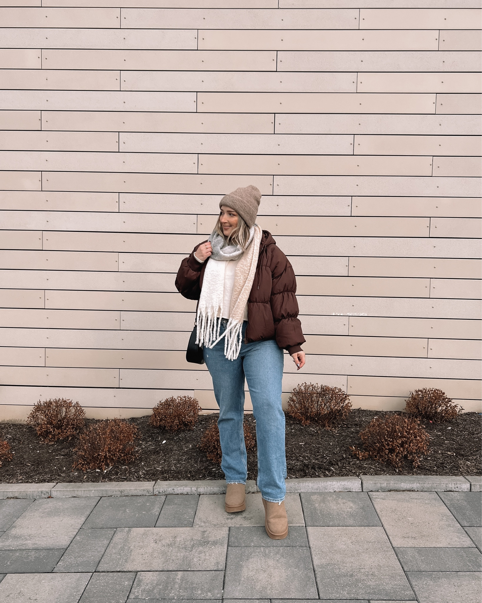 Midsize neutral winter outfit - fringe scarf, Abercrombie jeans (size 32), linked similar puffer jackets, ugg inspired mini boots


#LTKmidsize #LTKstyletip #LTKSeasonal