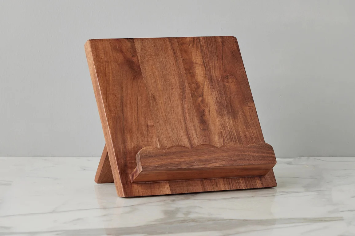 Scalloped Wood Book Stand, Natural | etúHOME