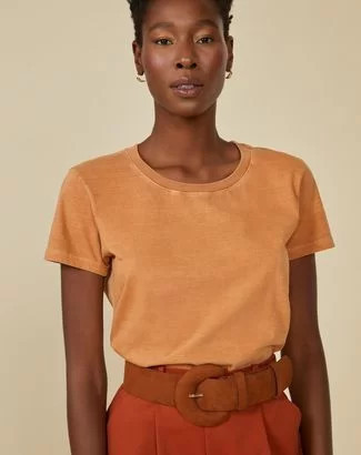T-Shirt AMARO Básica Estonada Lisa Caramelo | Dafiti (BR)
