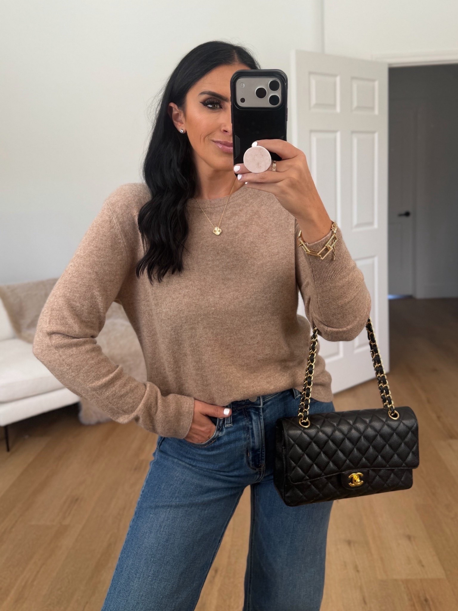 Quince Mongolian Cashmere Crewneck Sweater wearing size medium only $50