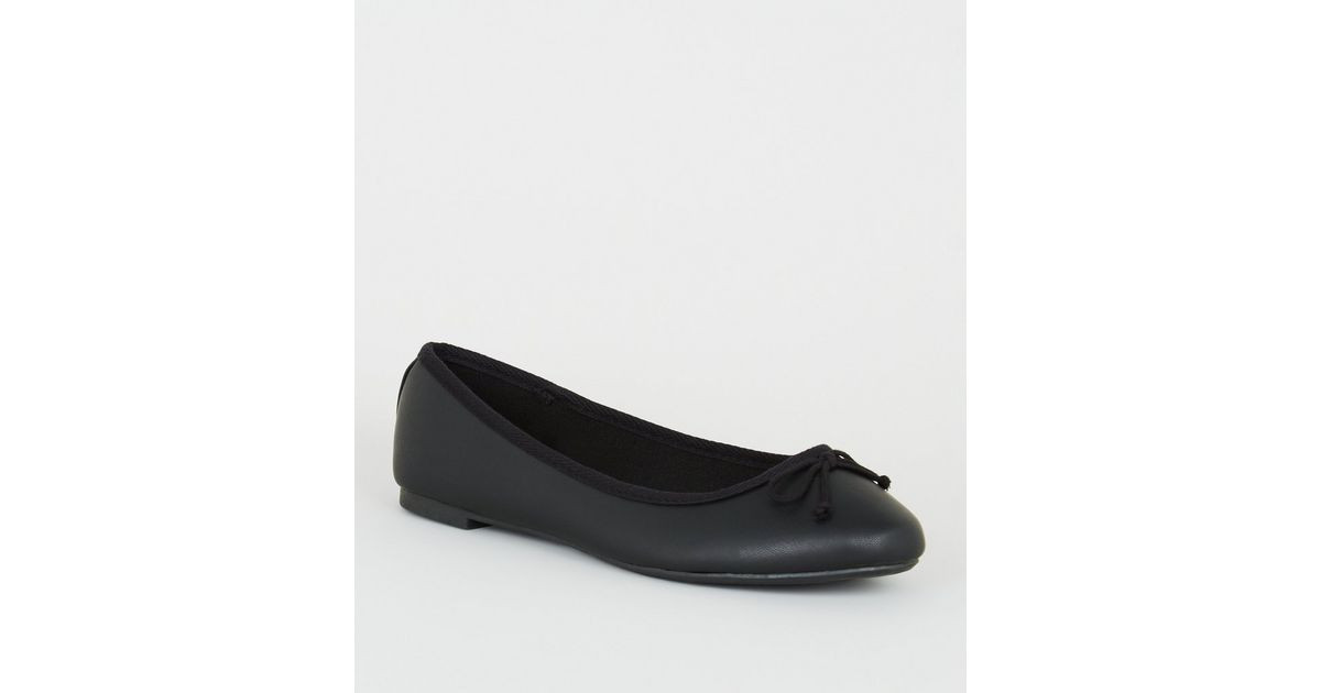 Wide Fit Black Bow Front Ballet Pumps | New Look | New Look (UK)