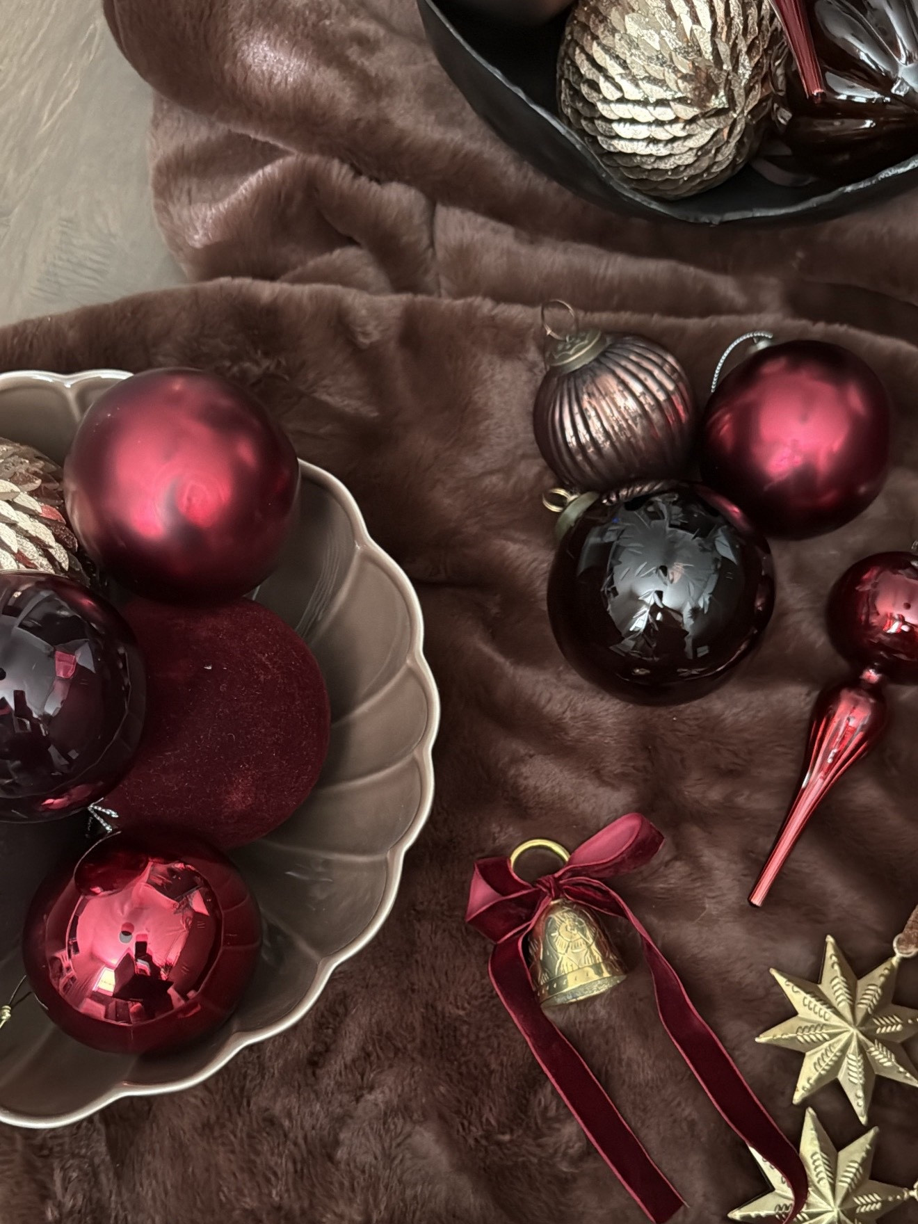 Brown & burgundy holiday | Christmas decor 

#LTKSeasonal #LTKHoliday #LTKHome