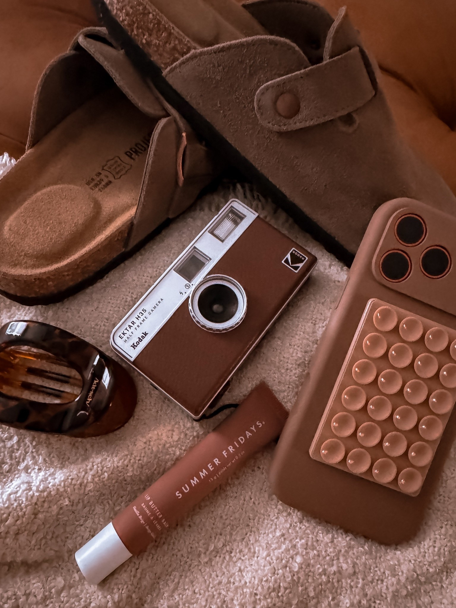 Amazon Fall Essentials🍂

Fall accessories that won’t break the bank!

#LTKSeasonal #LTKBeauty #LTKOver40