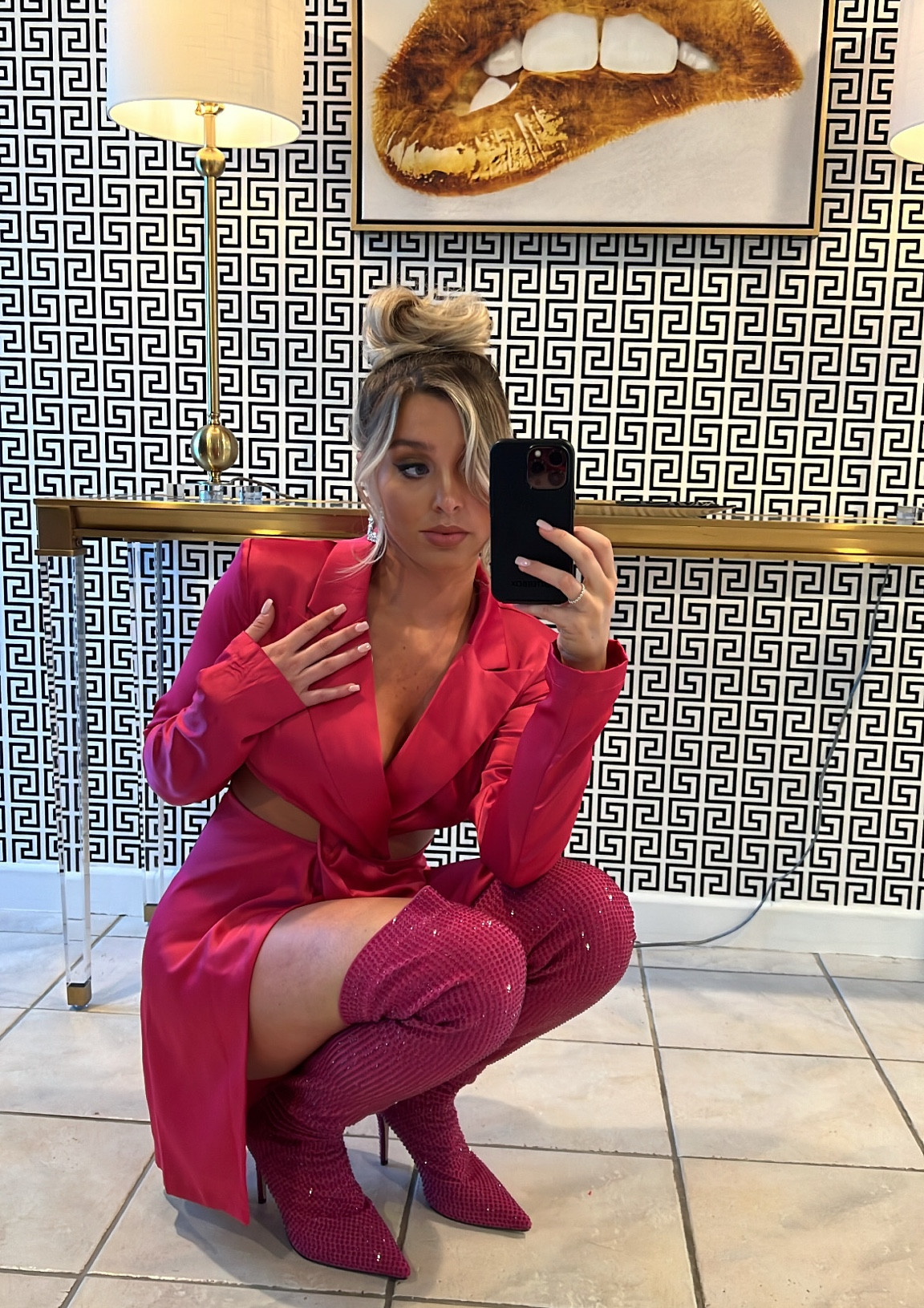 Happy Wednesday 💗

This dress is giving me Kylie Jenner and I never want to take it off!! Shop this Pretty Little Thing outfit below! 

#LTKbeauty #LTKunder50 #LTKshoecrush