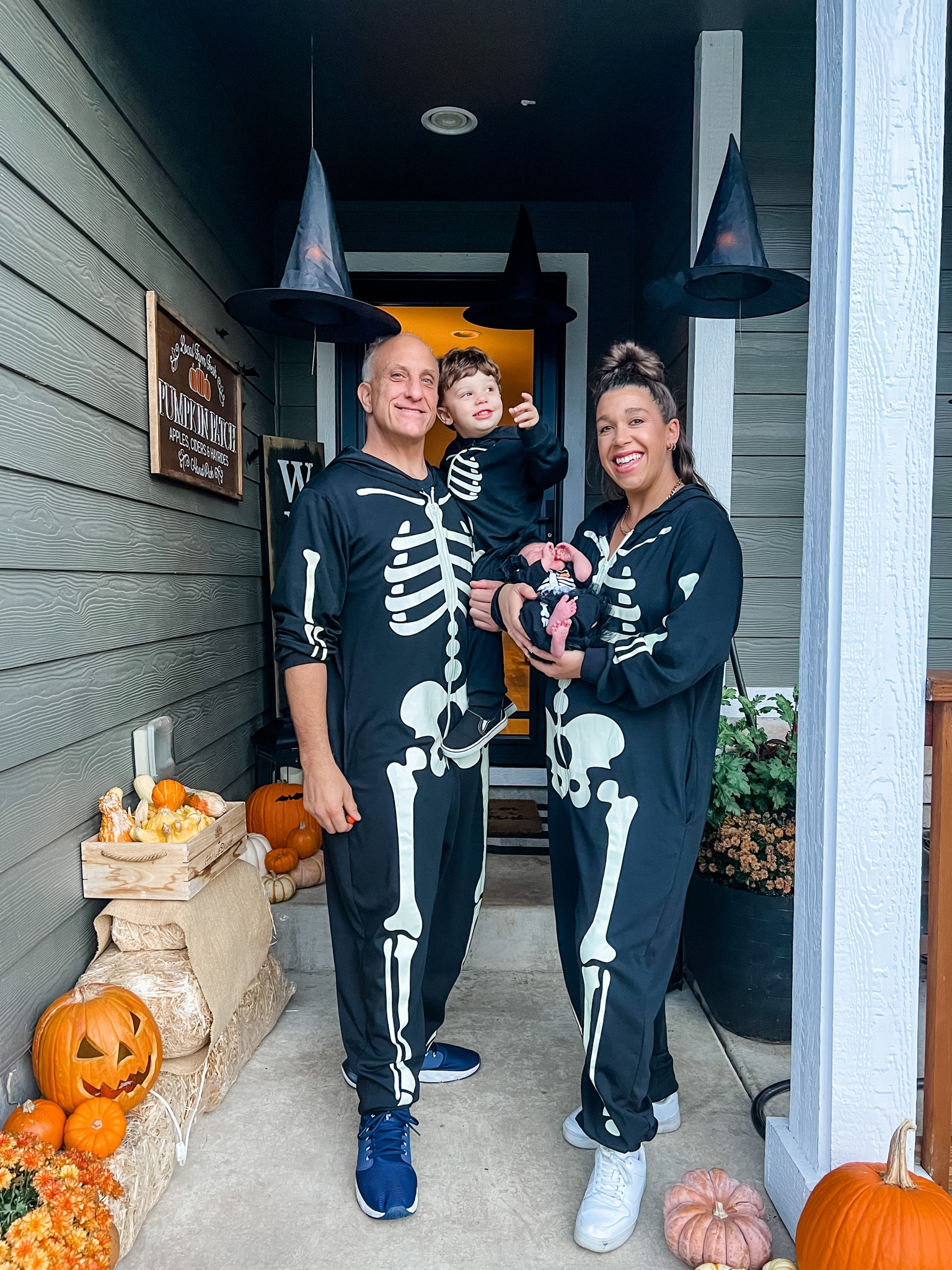 Halloween costumes. Family Halloween costumes. Skeleton family costumes. Matching family
Halloween costumes. Baby Skelton costume. Tod feel skeleton costume. #halloween #costumes #matchingcostumes #familycostumes #halloweenfamilycostumes

#LTKfamily #LTKHalloween #LTKbaby
