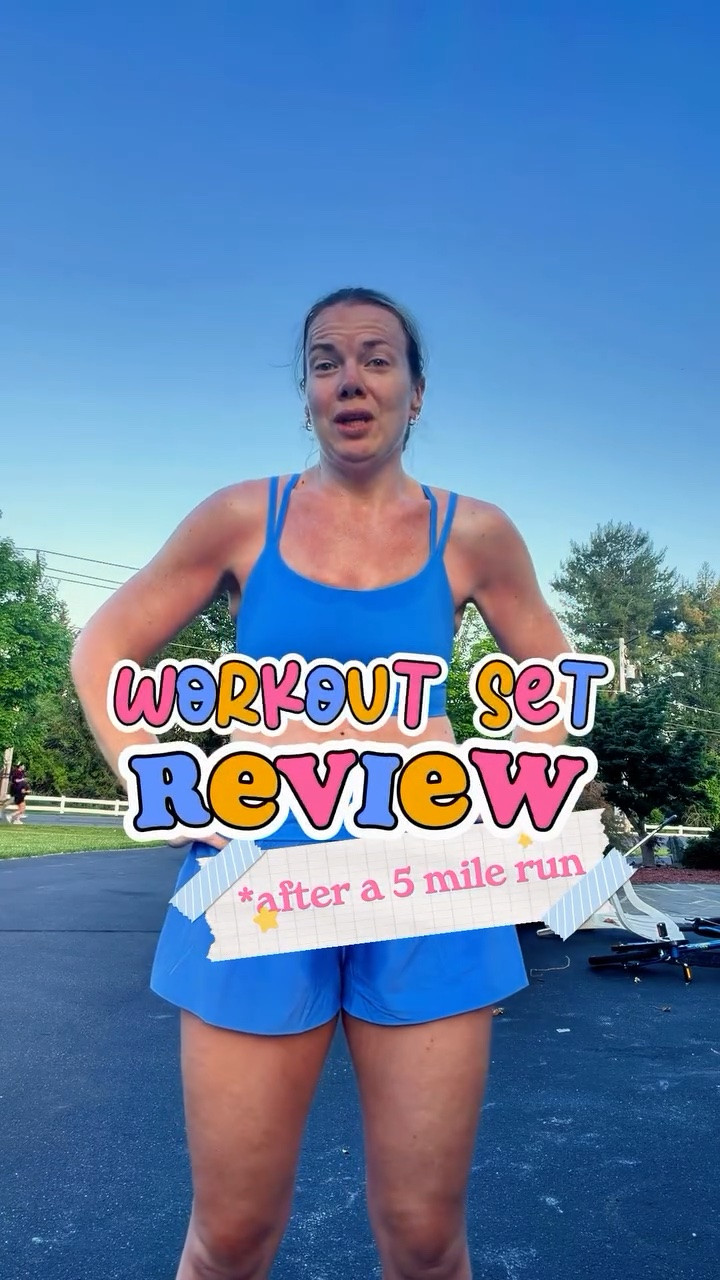New fav summer active set loadeddddd! 🤩🤩 So comfortable but still supportive and so fucking cute. Also also can we stop feeling weird about sweat down there? It’s just our body doing what our body does. And the only people trying to make it weird are men who want us to get wet but not sweat down there. GTFO with that nonsense. 

#mombod #workoutfit #runningfit #midsizeactivewear #offlinebyaerie

#LTKootd #LTKfitnessgoals #LTKSaleAlert