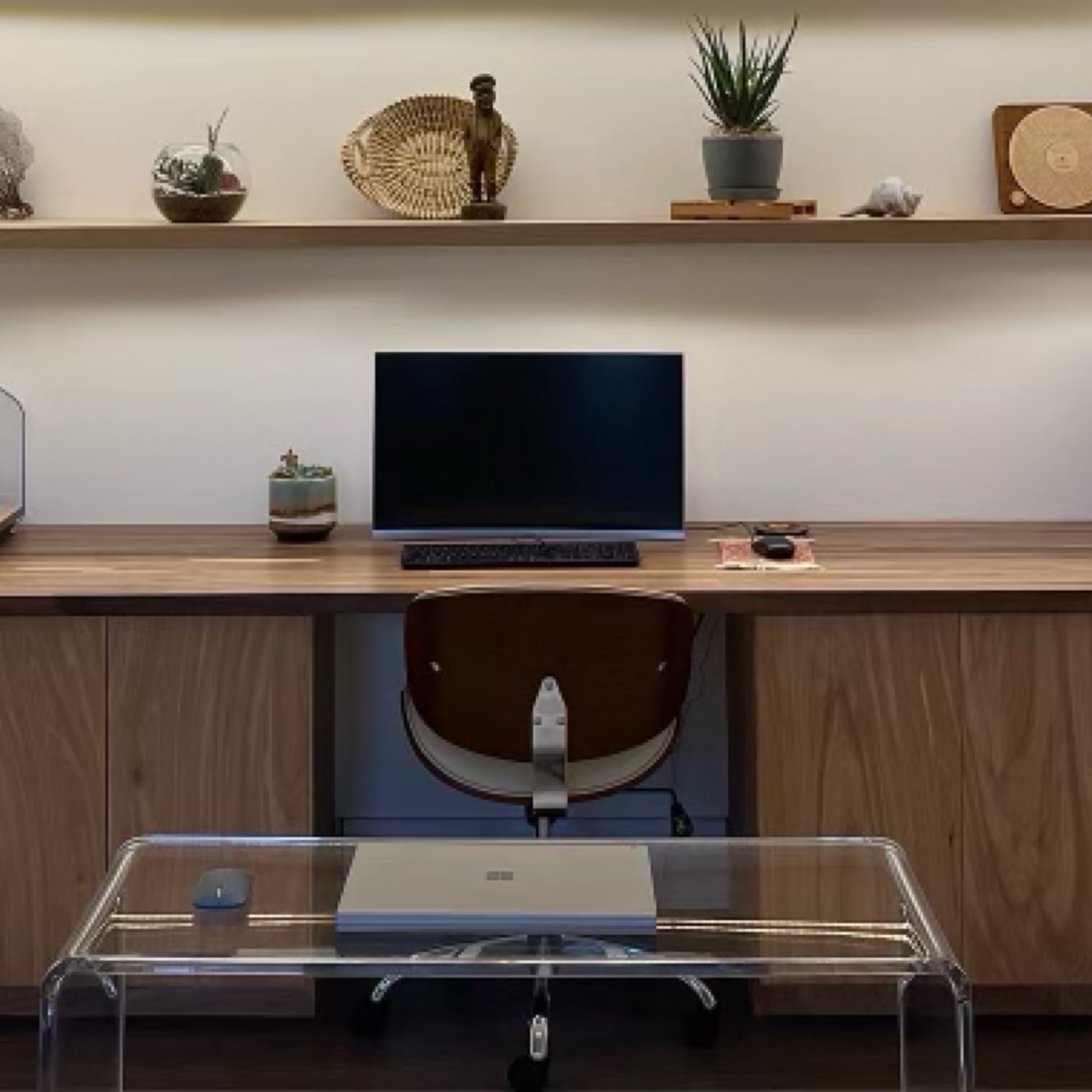 Clear Console Table Desk

#LTKFamily #LTKHome #LTKStyleTip