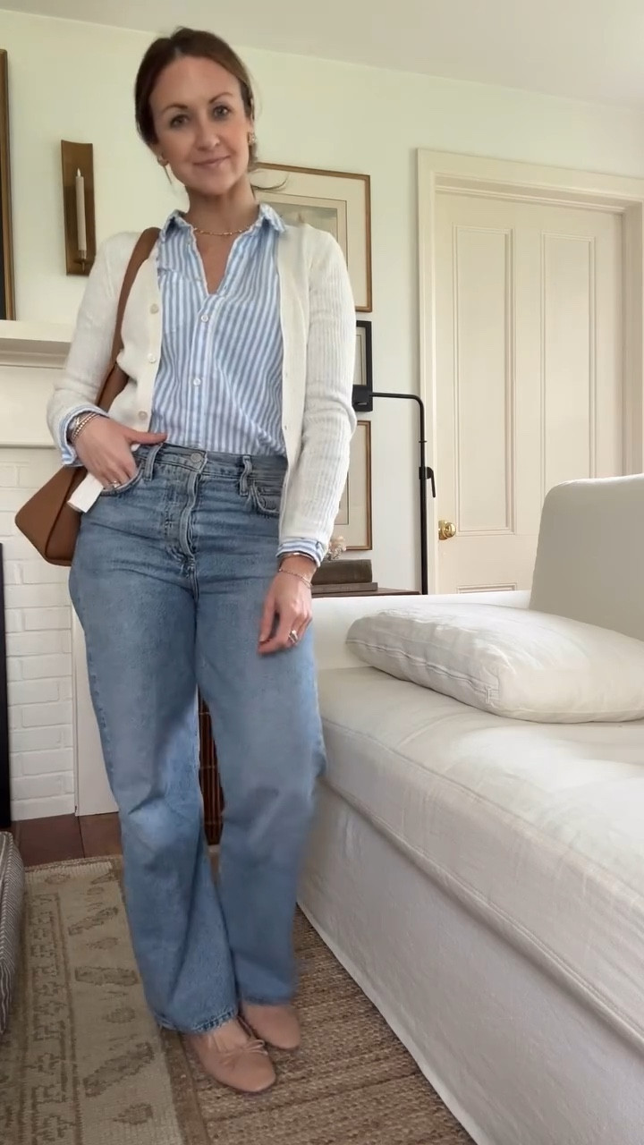 Simple Monday outfit. And a cute little photobomber 🤎

*Comment shop for links and sizing 

#outfitideas #everydayoutfits #outfitinspiration #ootd