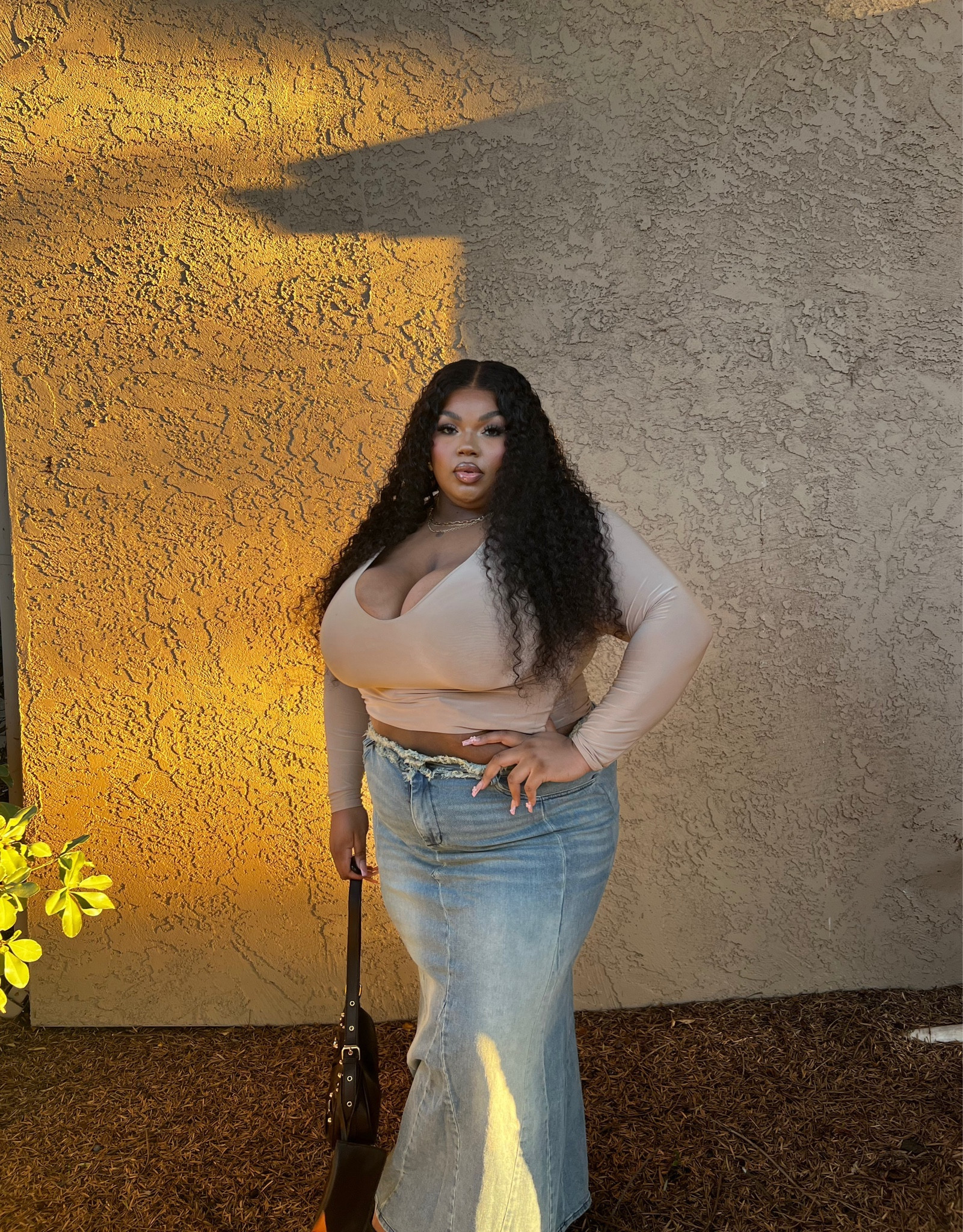 FashionNovaCurve

Top: “Take the Plunge Lined Long Sleeve Bodysuit”-3X
Skirt: “Bringing It Denim Fray Maxi Skirt”- 3X
Purse: “Icon Living Handbag”

#LTKfindsunder100 #LTKstyletip #LTKplussize
