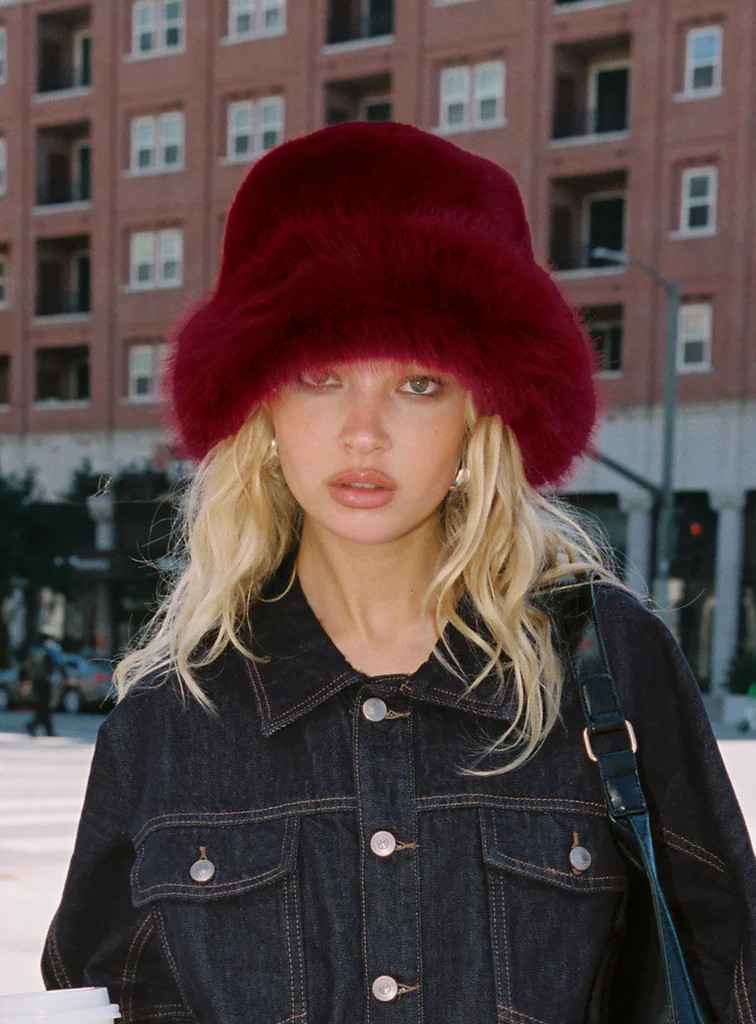 Avaah Fluffy Hat Red | Princess Polly US