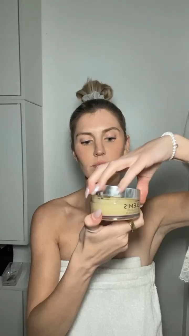 Gurwm 💋💋 these are some of my favorite products that make up my nightly beauty routine! 

Gurwm - beauty finds - skincare routine - nightly skincare routine - must have skincare - beauty favorites- new skincare routine- new beauty 

#LTKMostLoved #LTKstyletip #LTKbeauty